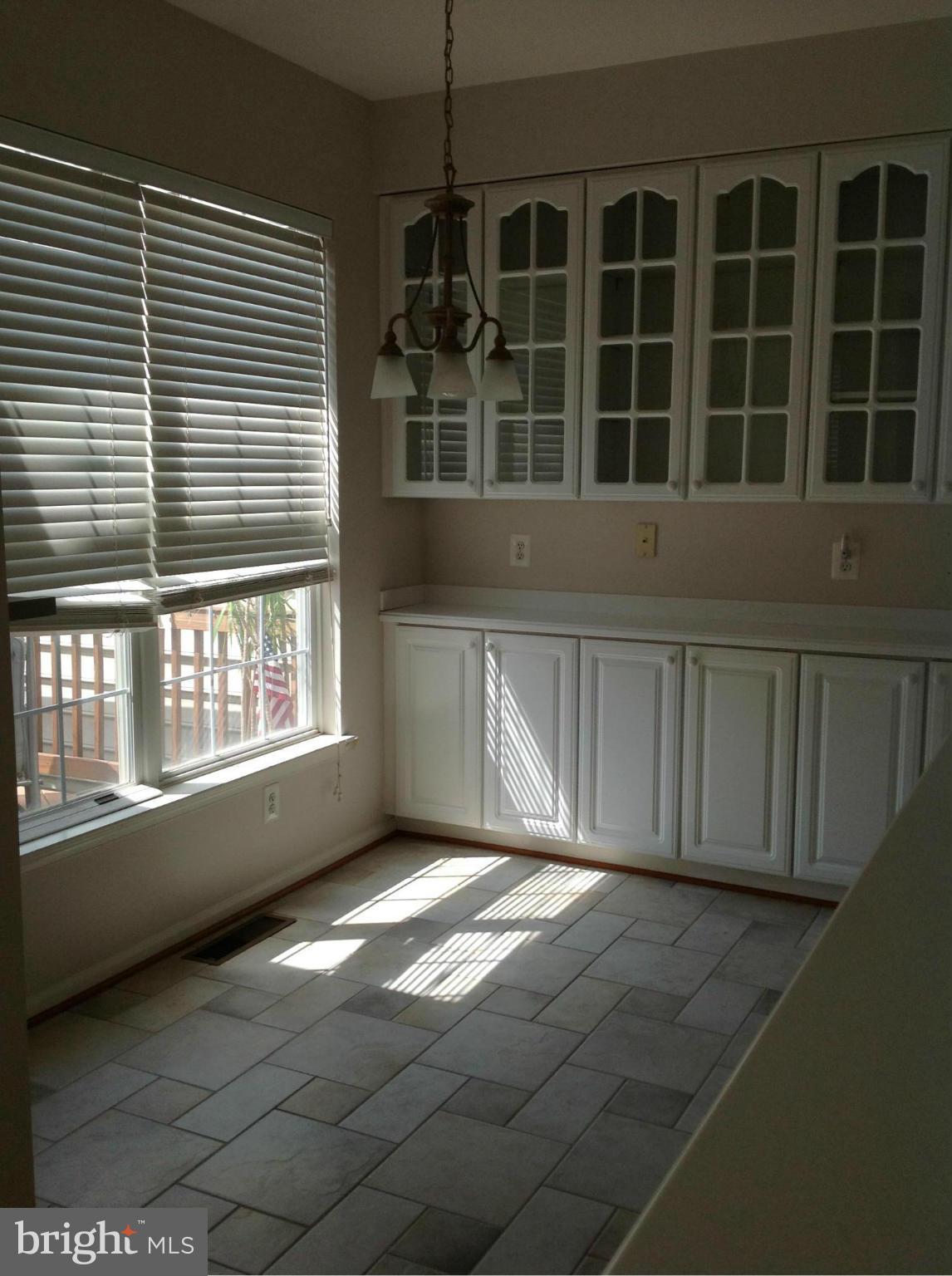 NORTHLAKE - Residential Lease