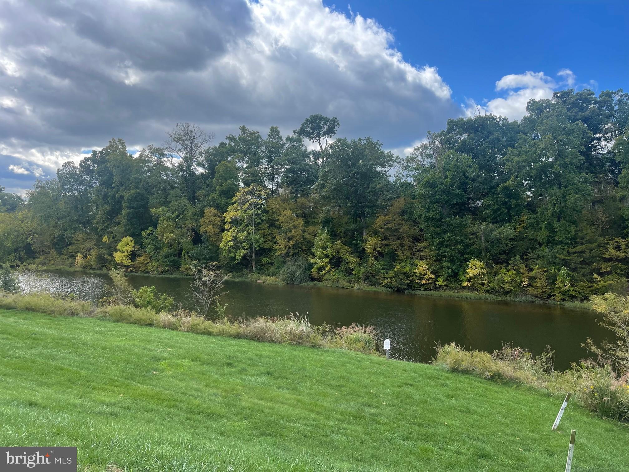 NORTHLAKE - Residential Lease