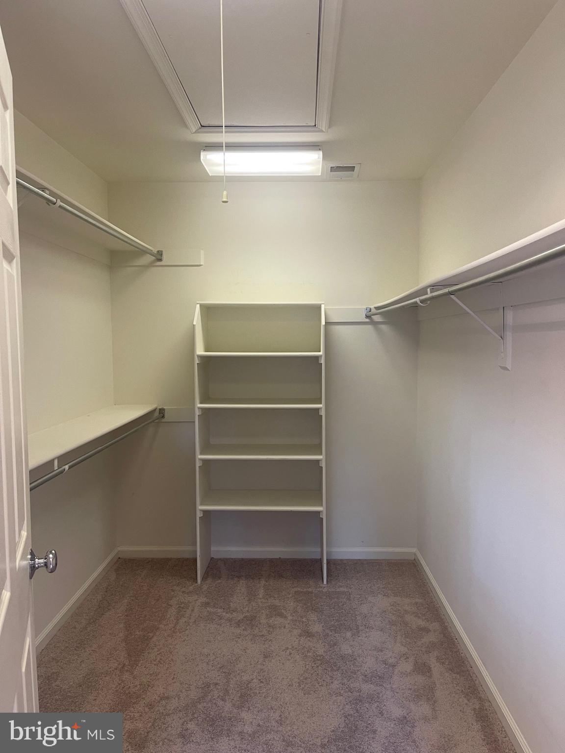 NORTHLAKE - Residential Lease