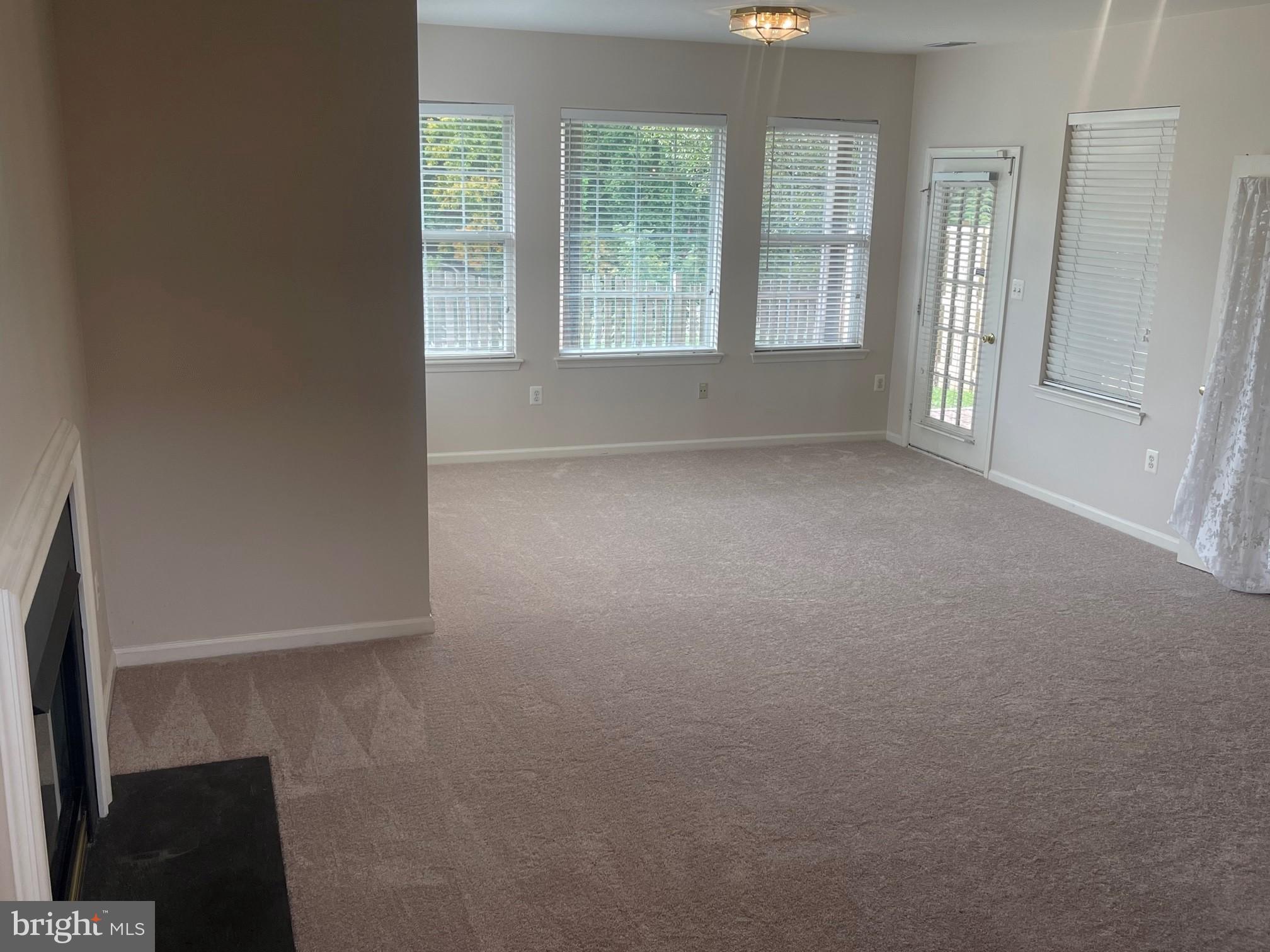 NORTHLAKE - Residential Lease