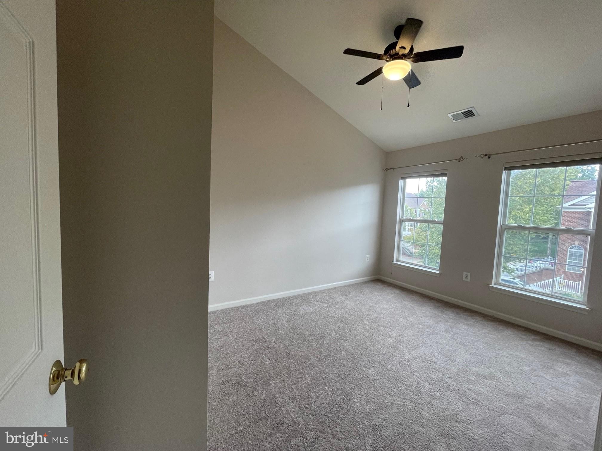 NORTHLAKE - Residential Lease