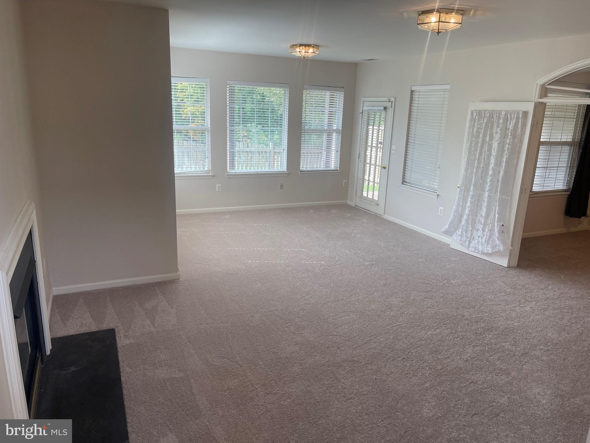 NORTHLAKE - Residential Lease