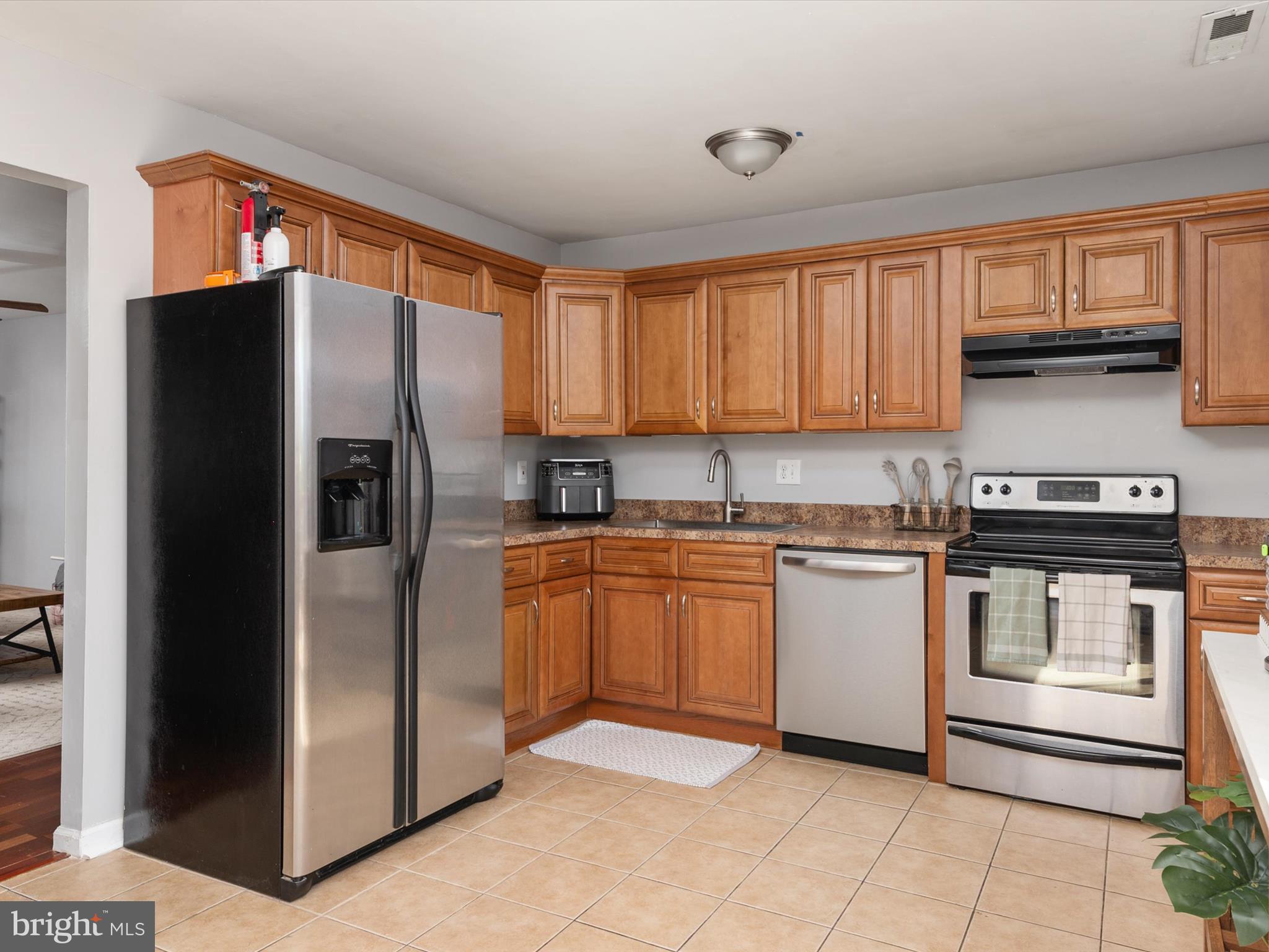 CROFTON MEWS CONDO - Residential