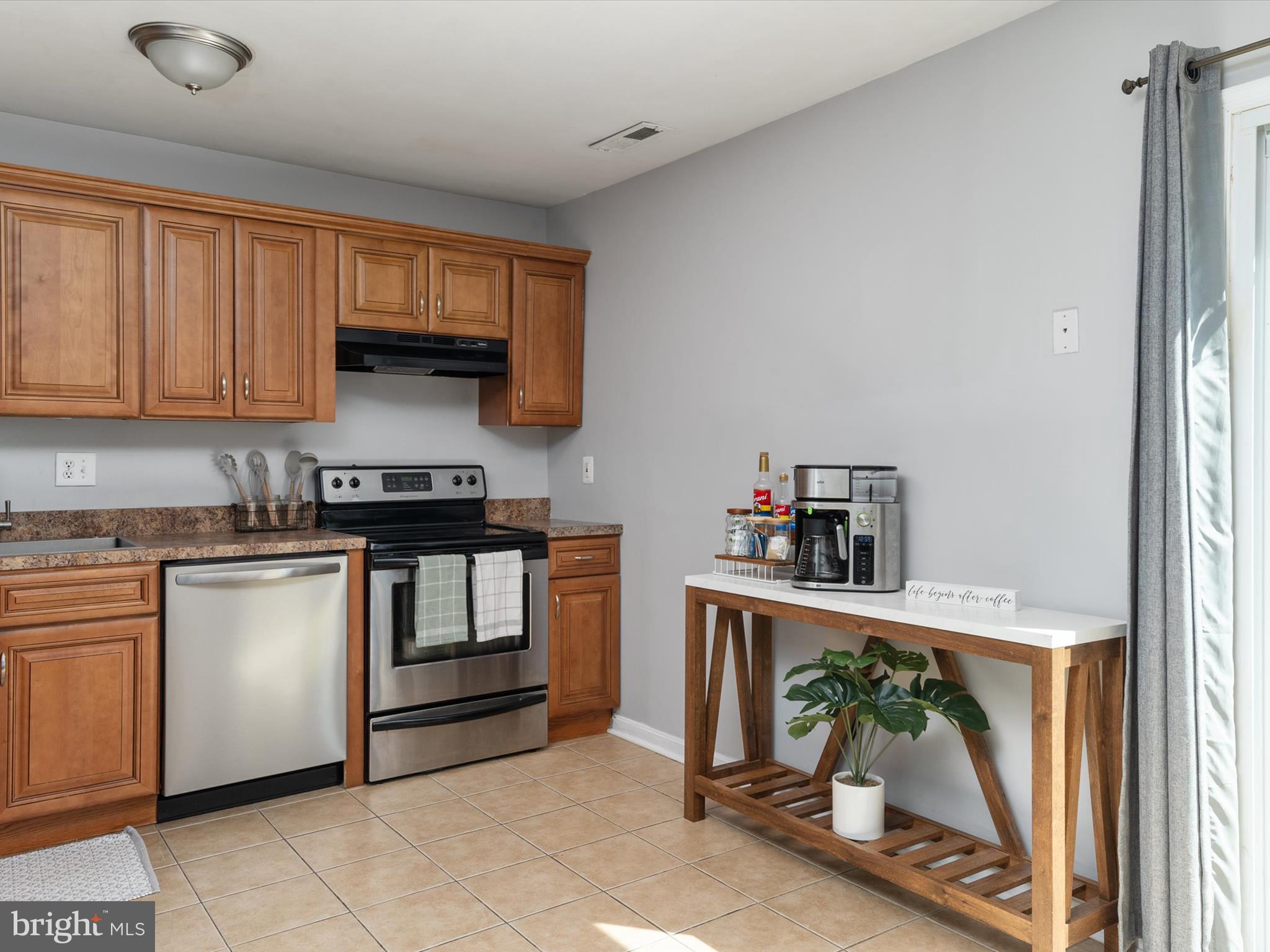 CROFTON MEWS CONDO - Residential