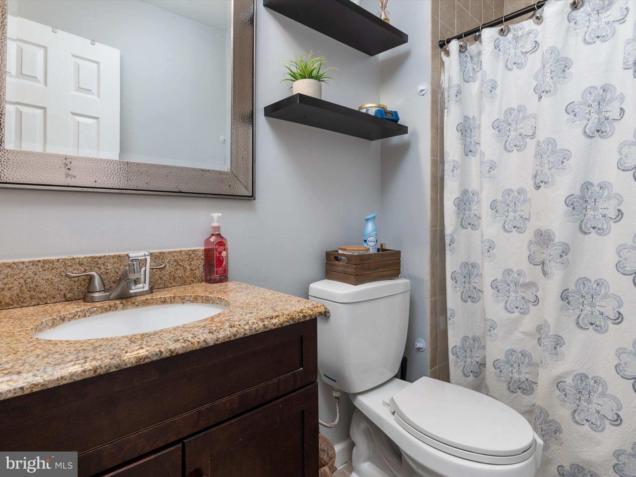 CROFTON MEWS CONDO - Residential