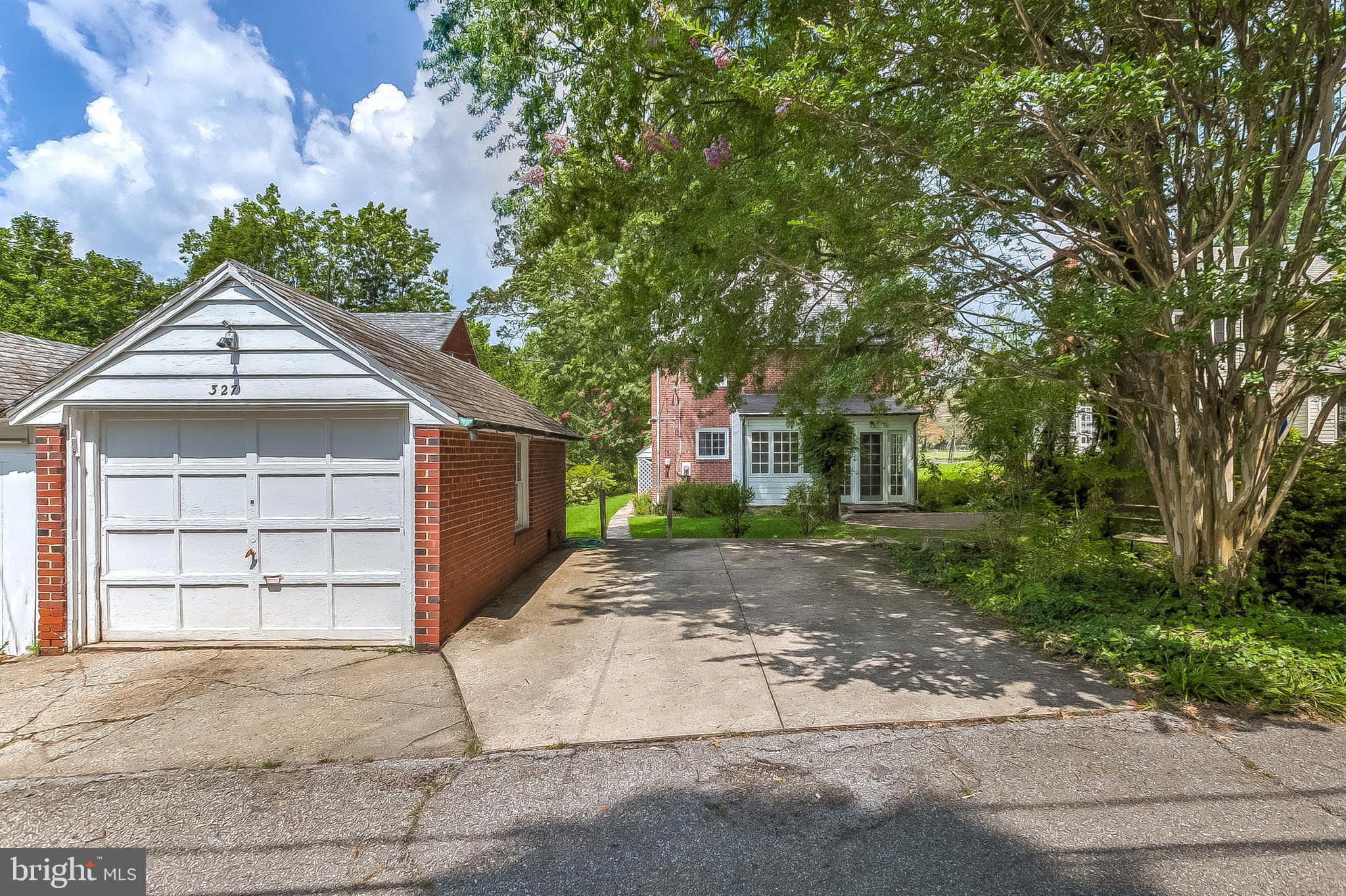 GREATER HOMELAND HISTORIC DISTRICT - Residential