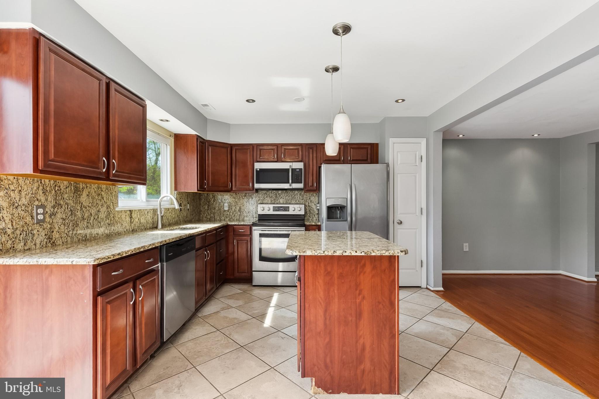 CROMWELL STATION - Residential