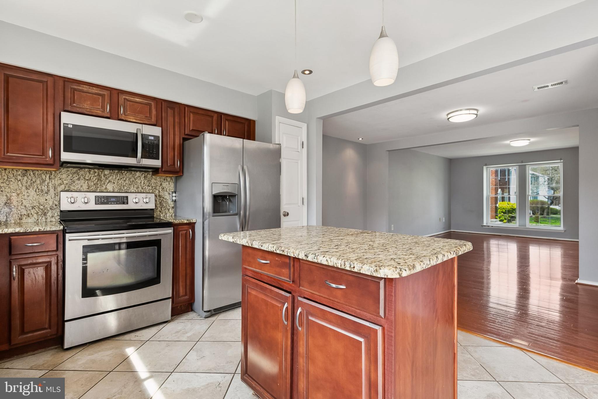 CROMWELL STATION - Residential