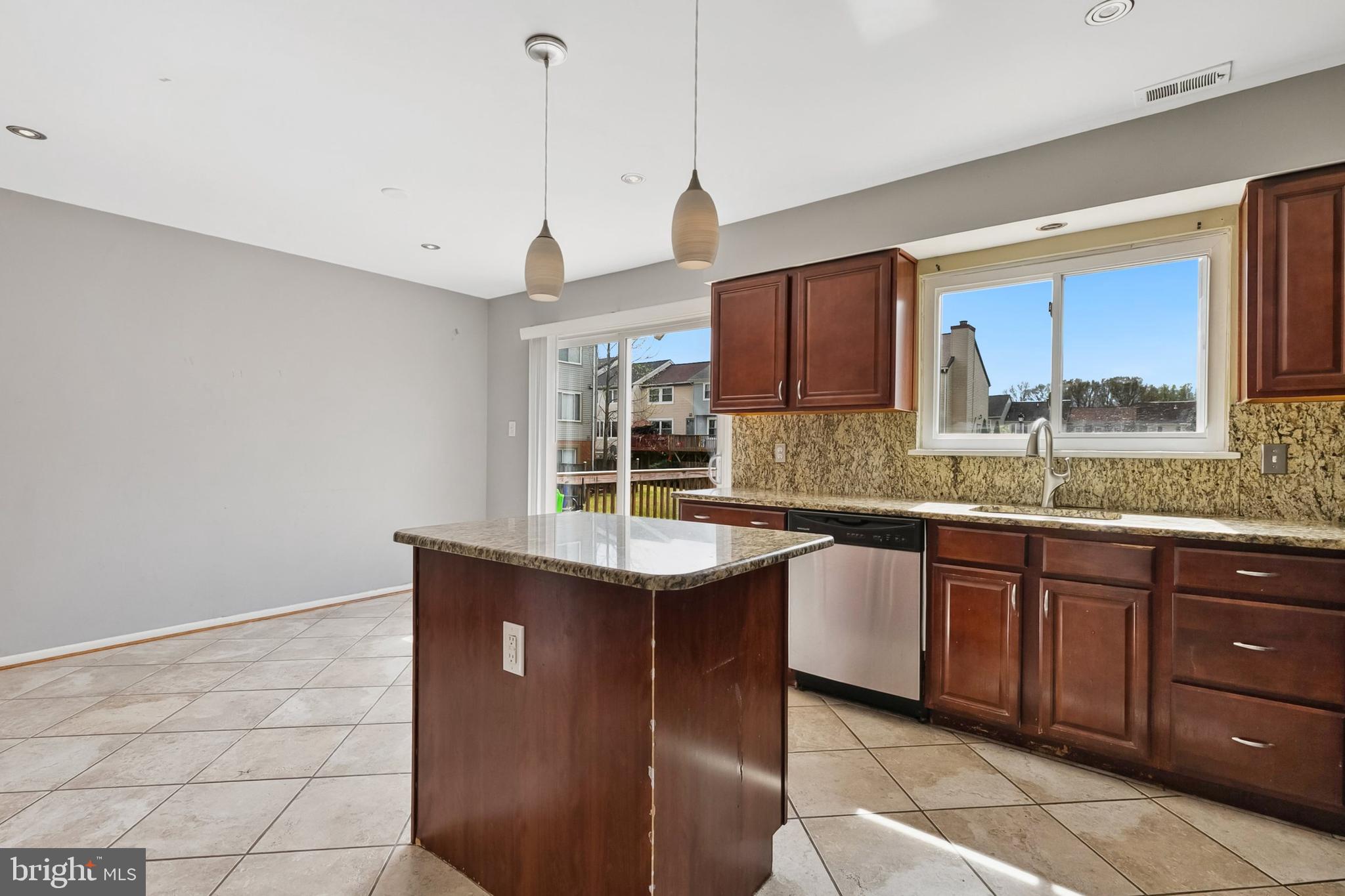 CROMWELL STATION - Residential