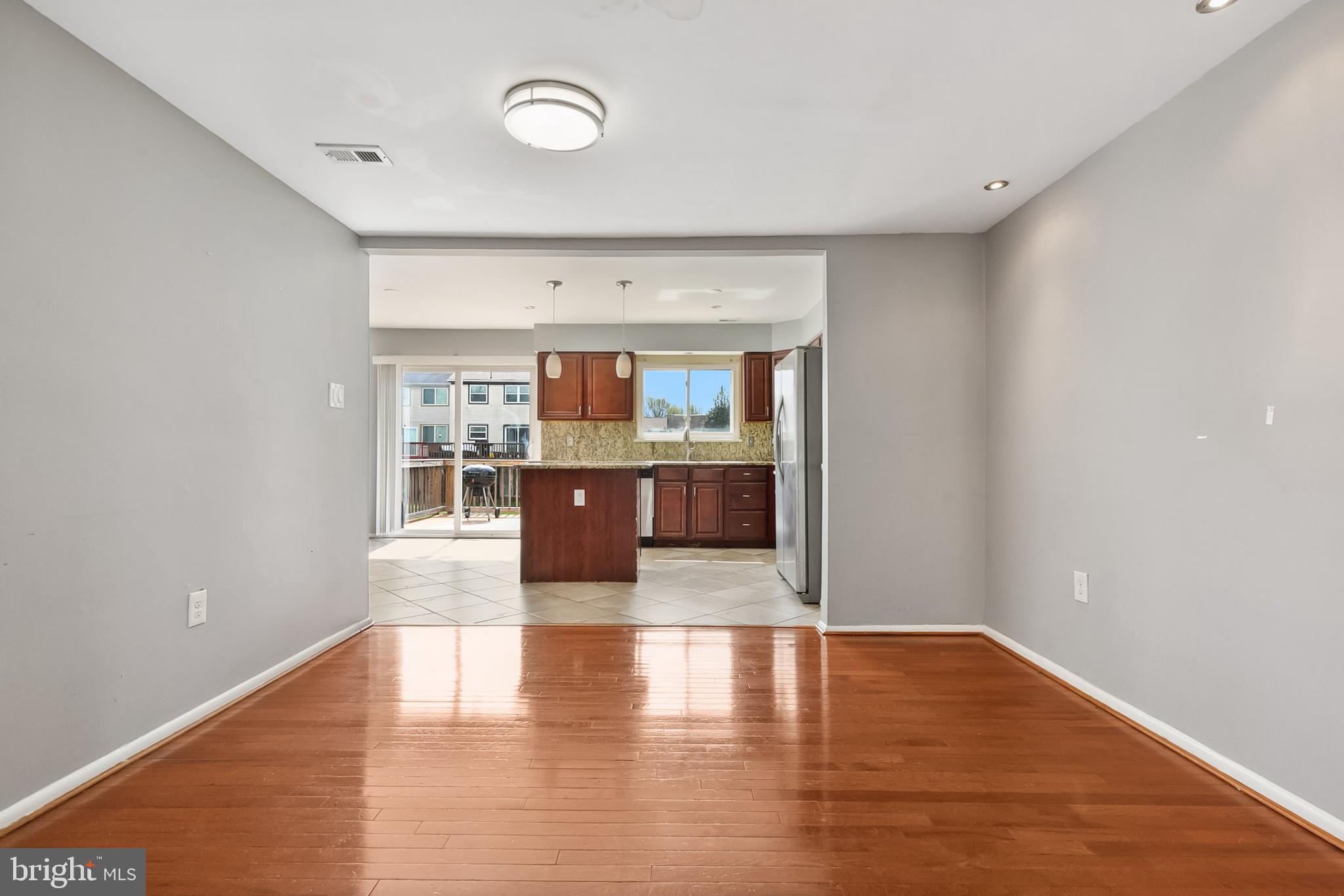 CROMWELL STATION - Residential