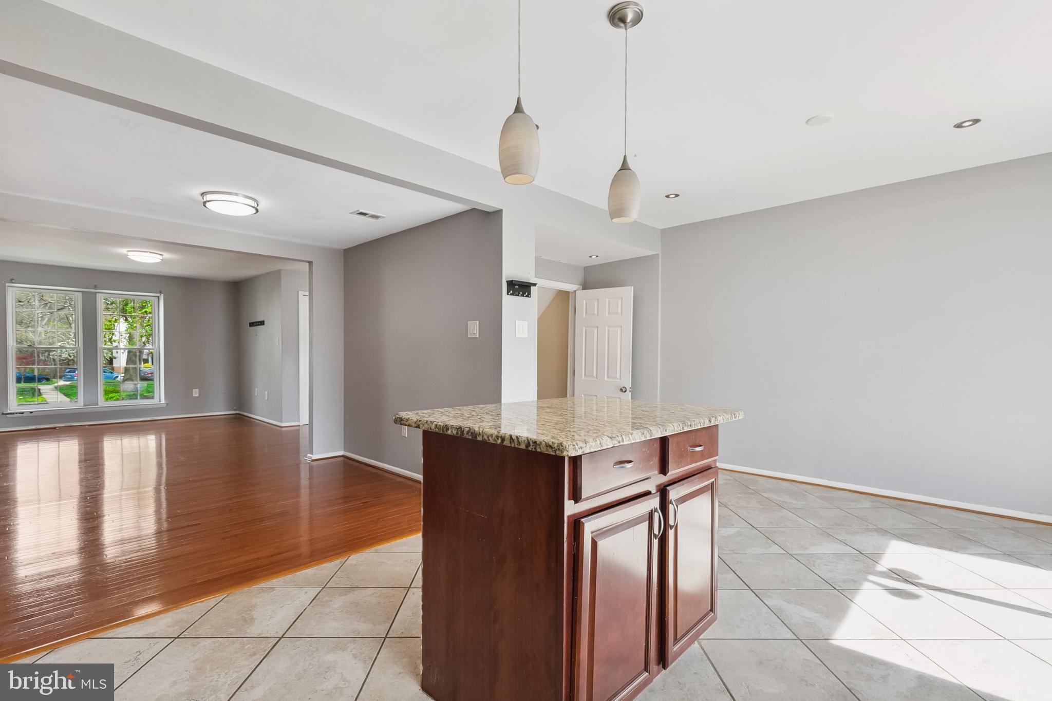 CROMWELL STATION - Residential