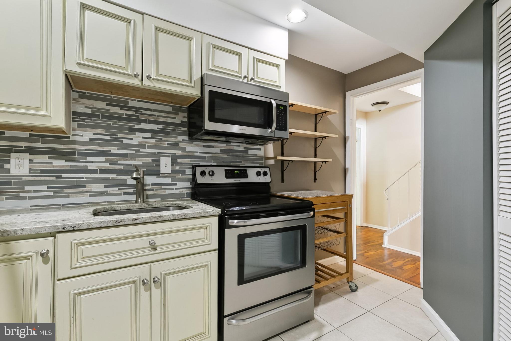 CROMWELL STATION - Residential