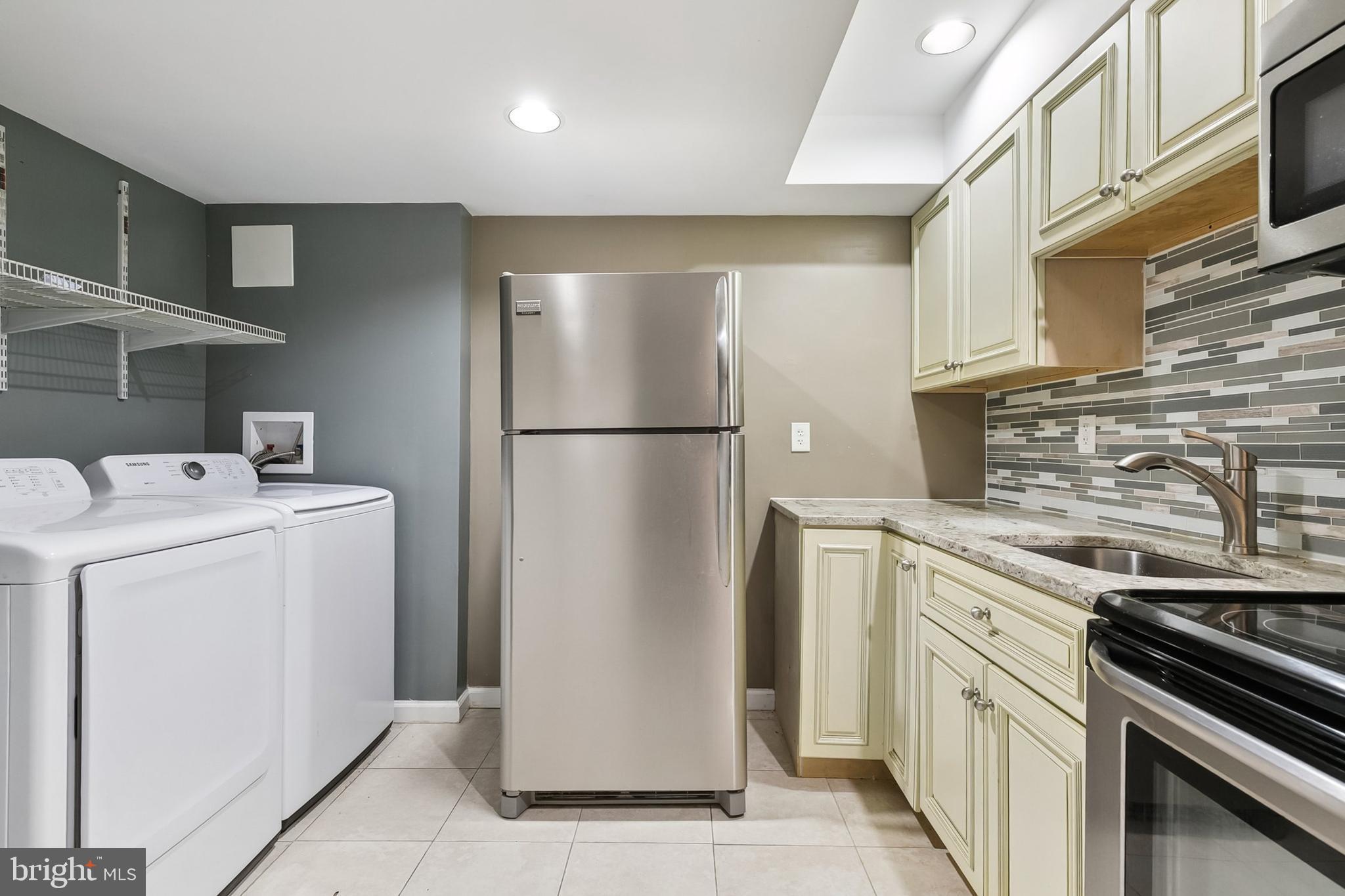 CROMWELL STATION - Residential