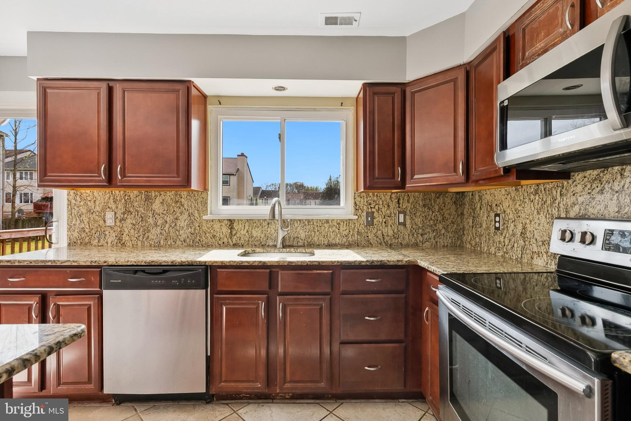 CROMWELL STATION - Residential