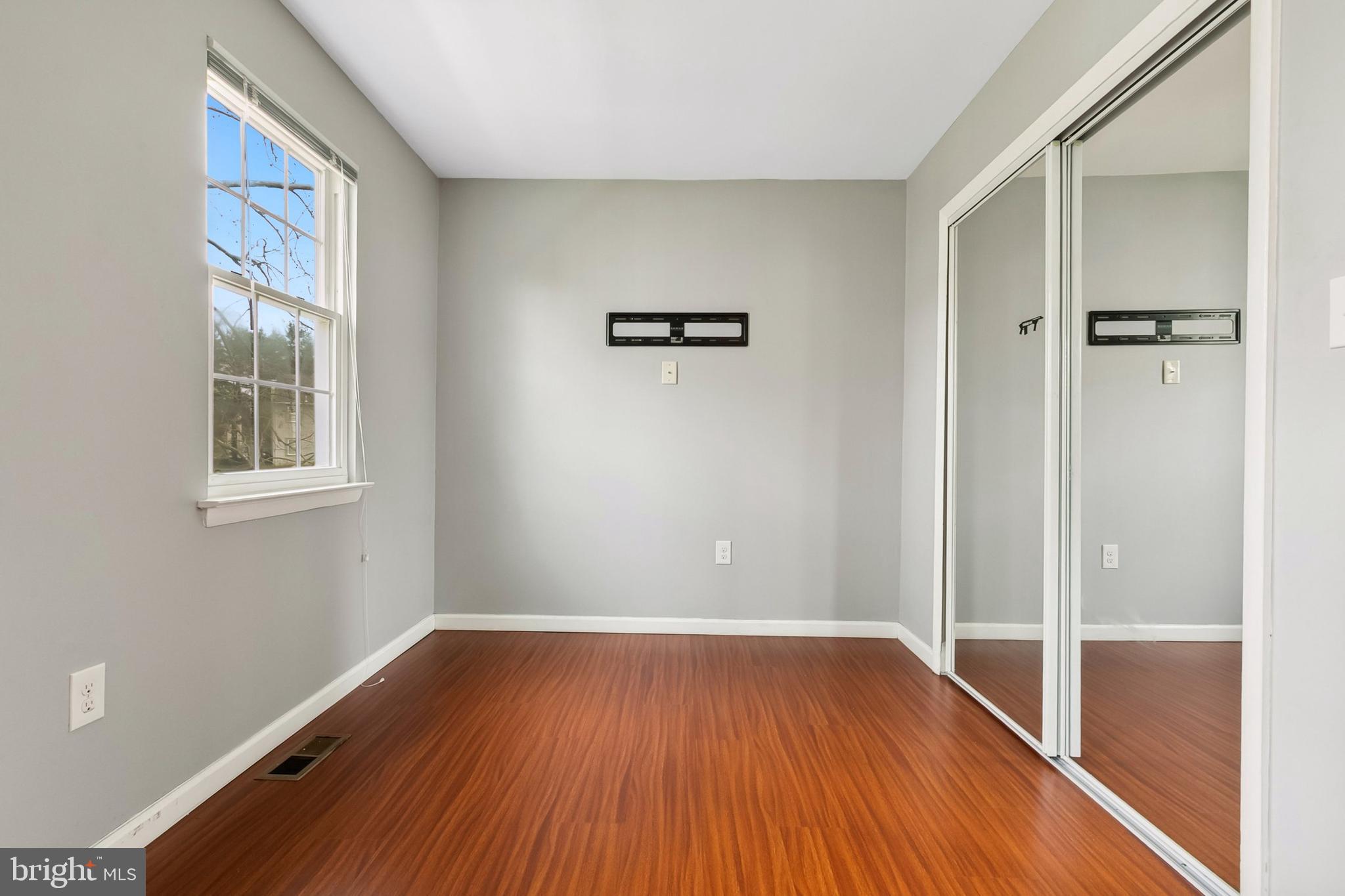 CROMWELL STATION - Residential