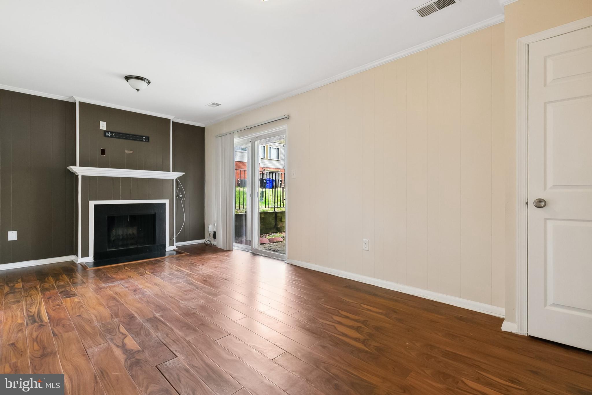 CROMWELL STATION - Residential