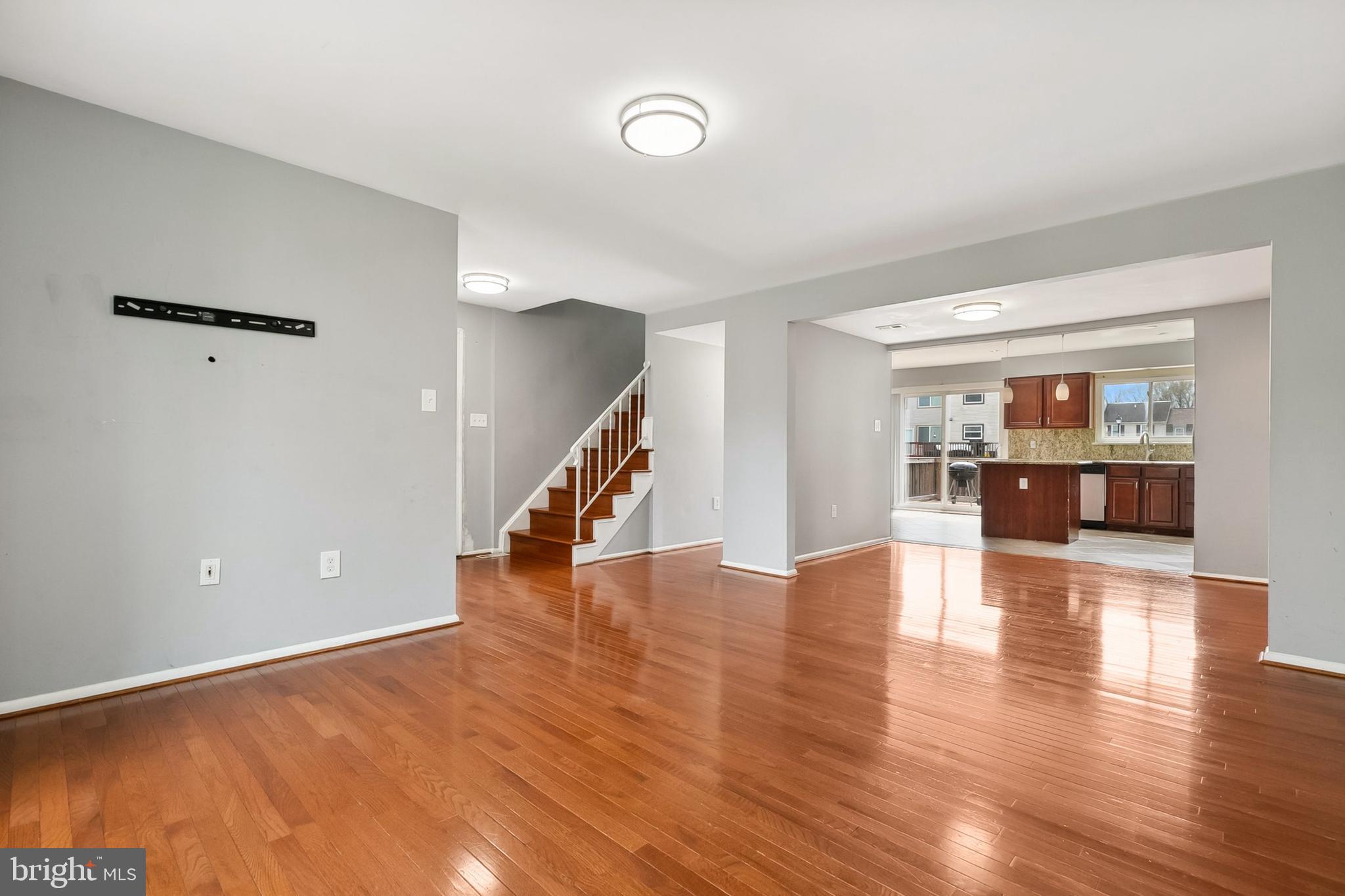 CROMWELL STATION - Residential