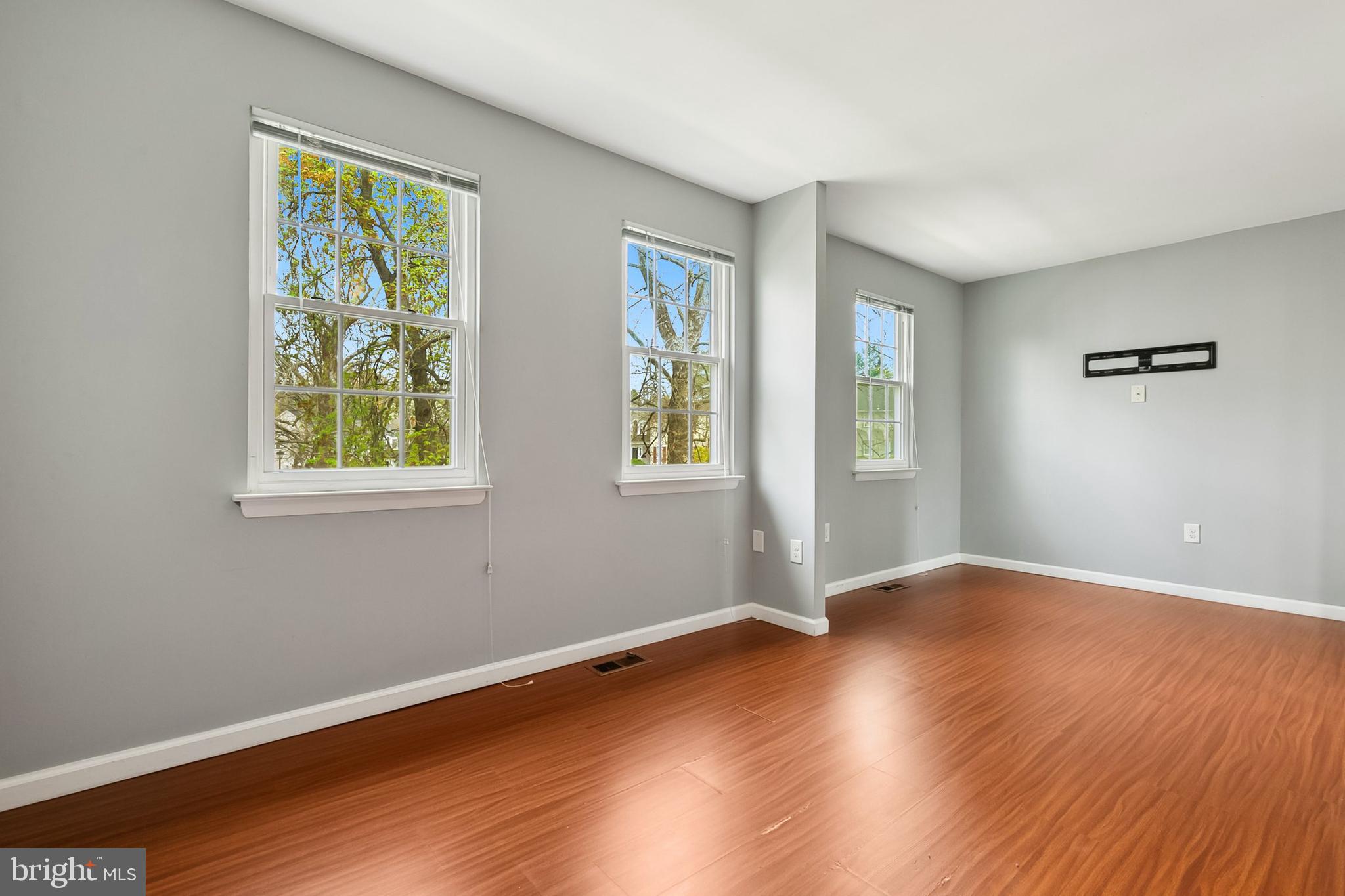 CROMWELL STATION - Residential