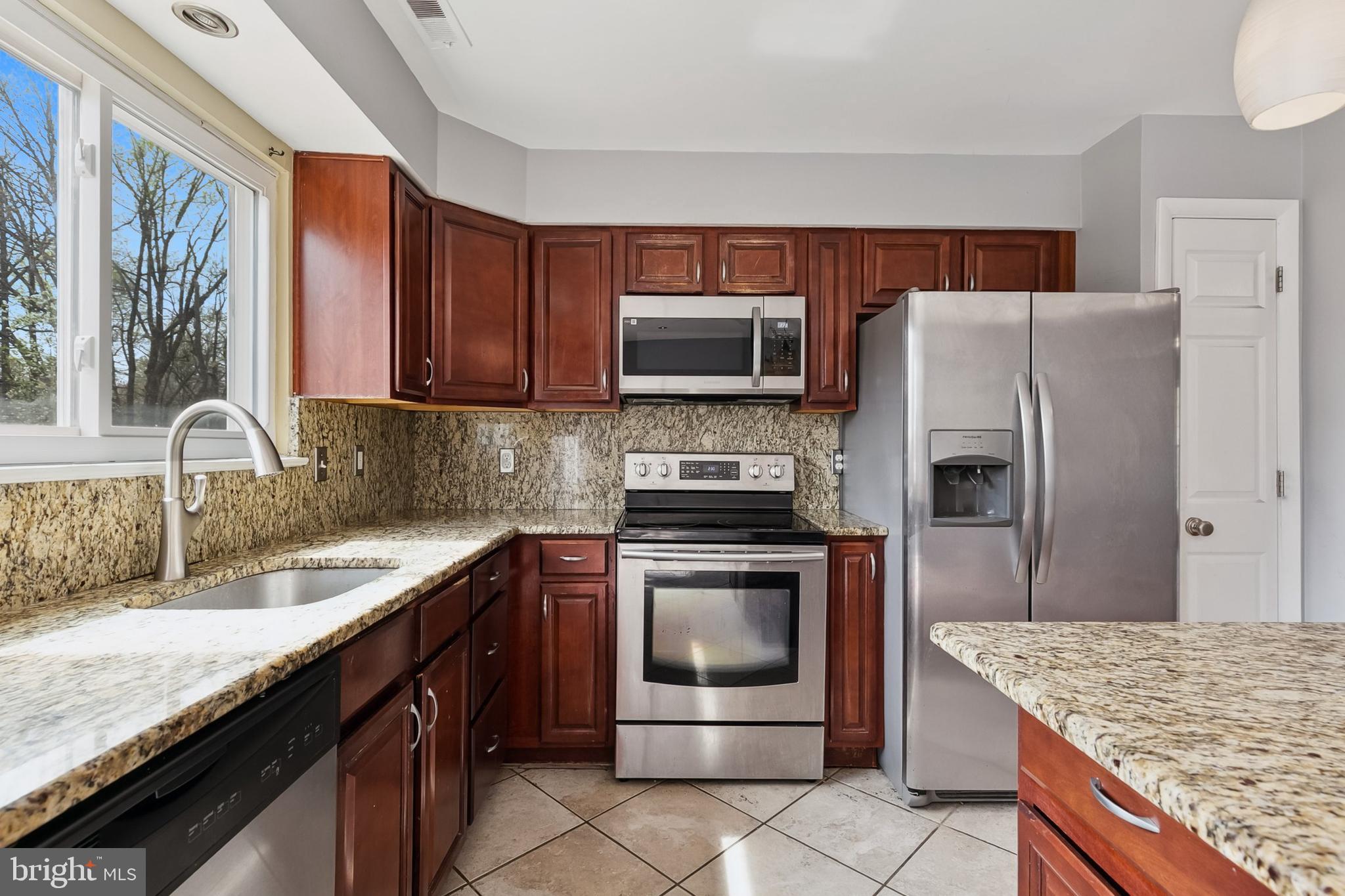 CROMWELL STATION - Residential