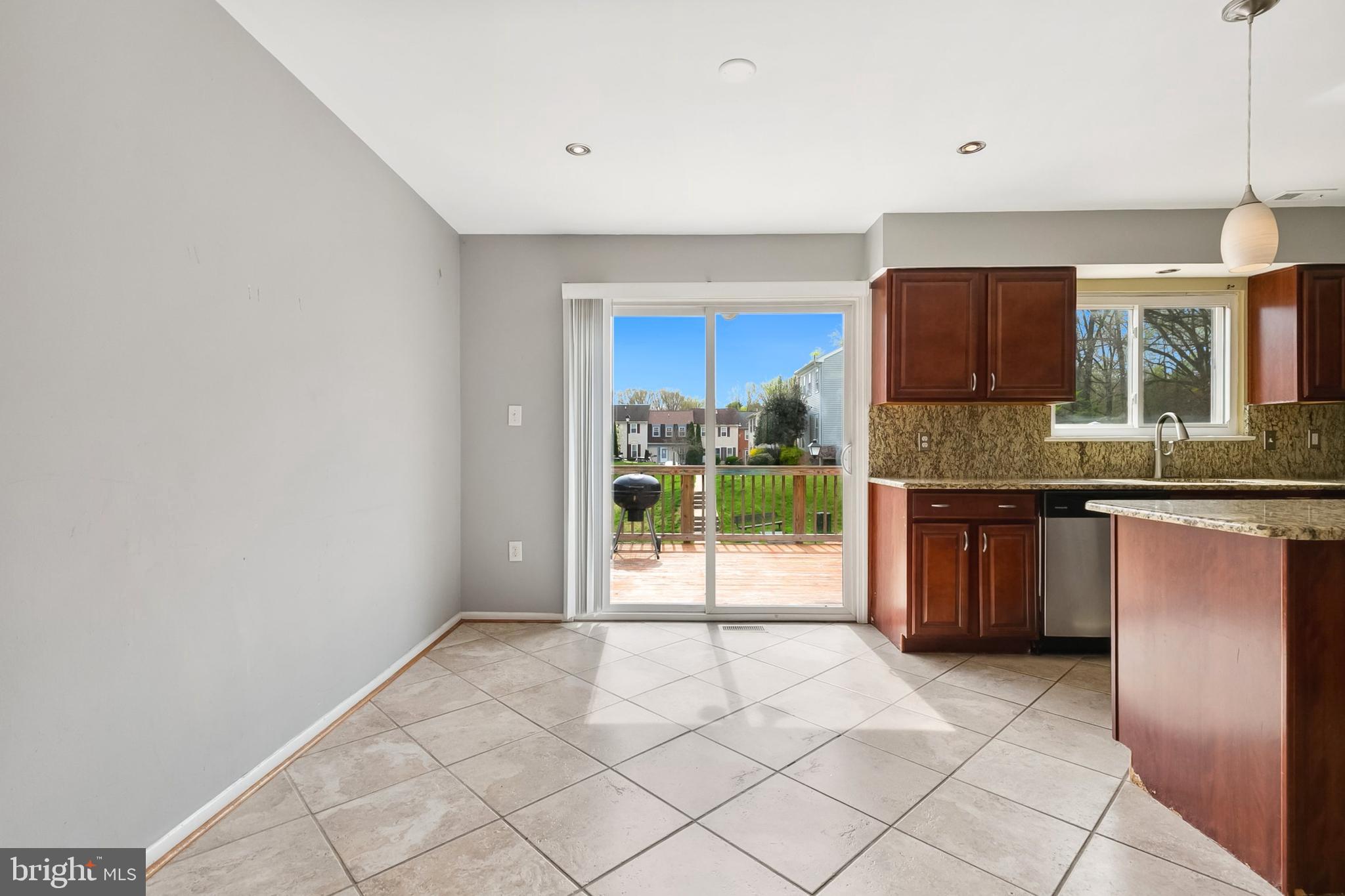 CROMWELL STATION - Residential