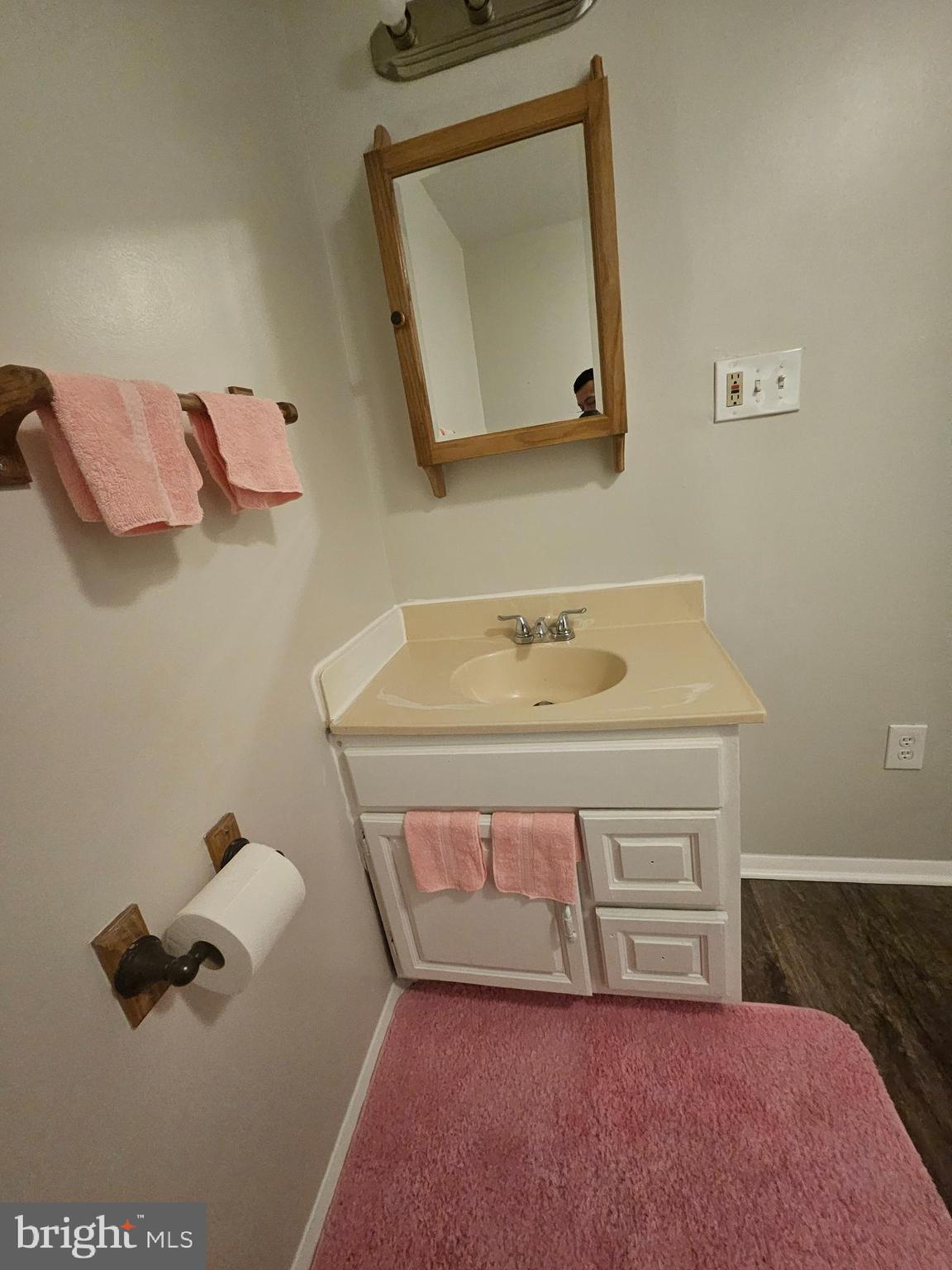 WOODS EDGE TOWNHOME CONDOMINIUMS - Residential