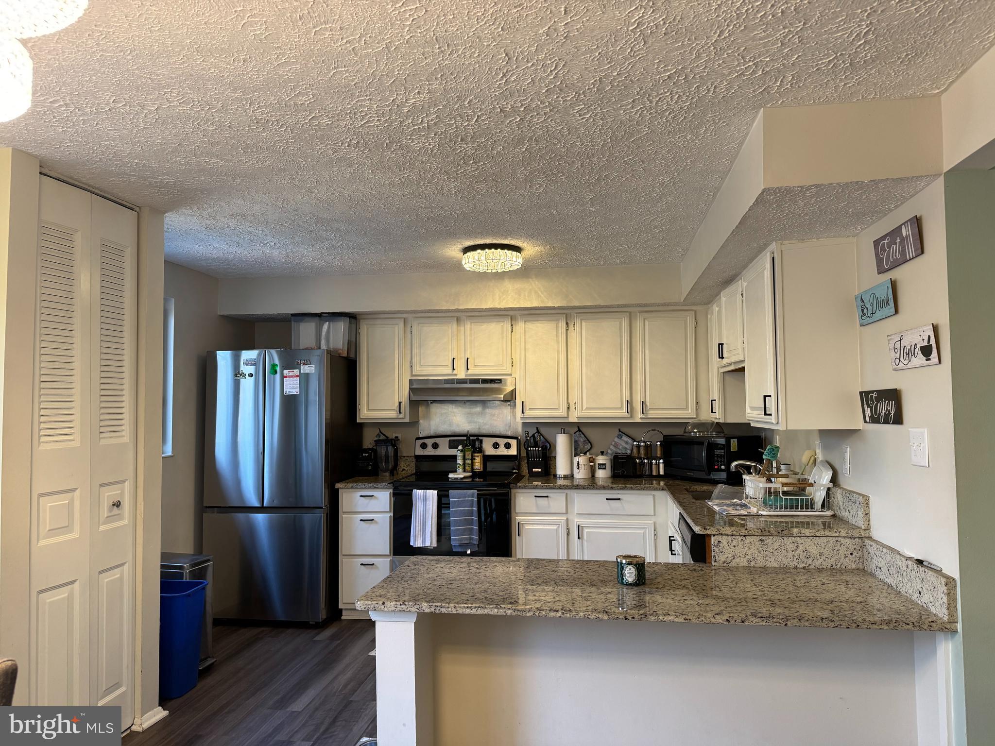 WOODS EDGE TOWNHOME CONDOMINIUMS - Residential