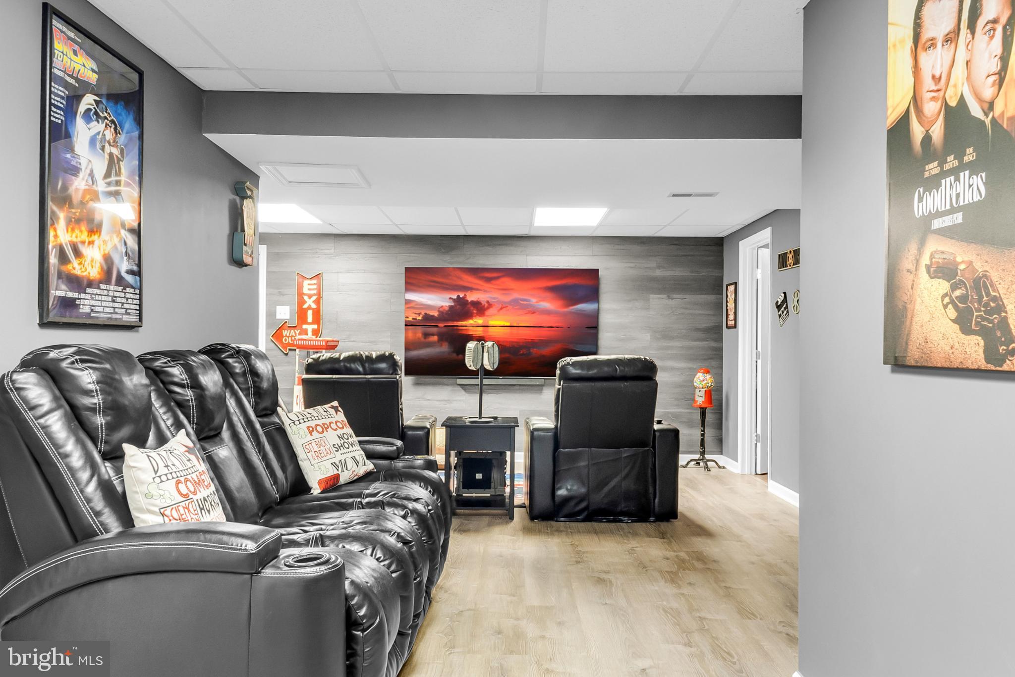 708 WILLOW TREE DRIVE