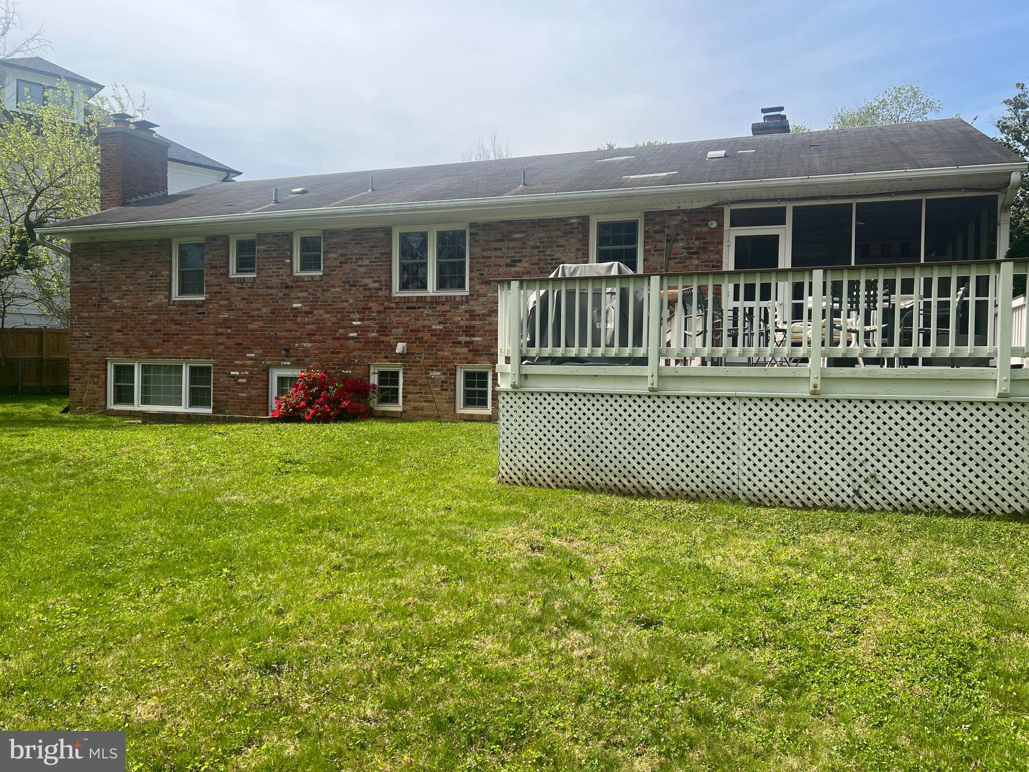 MCLEAN MANOR - Residential