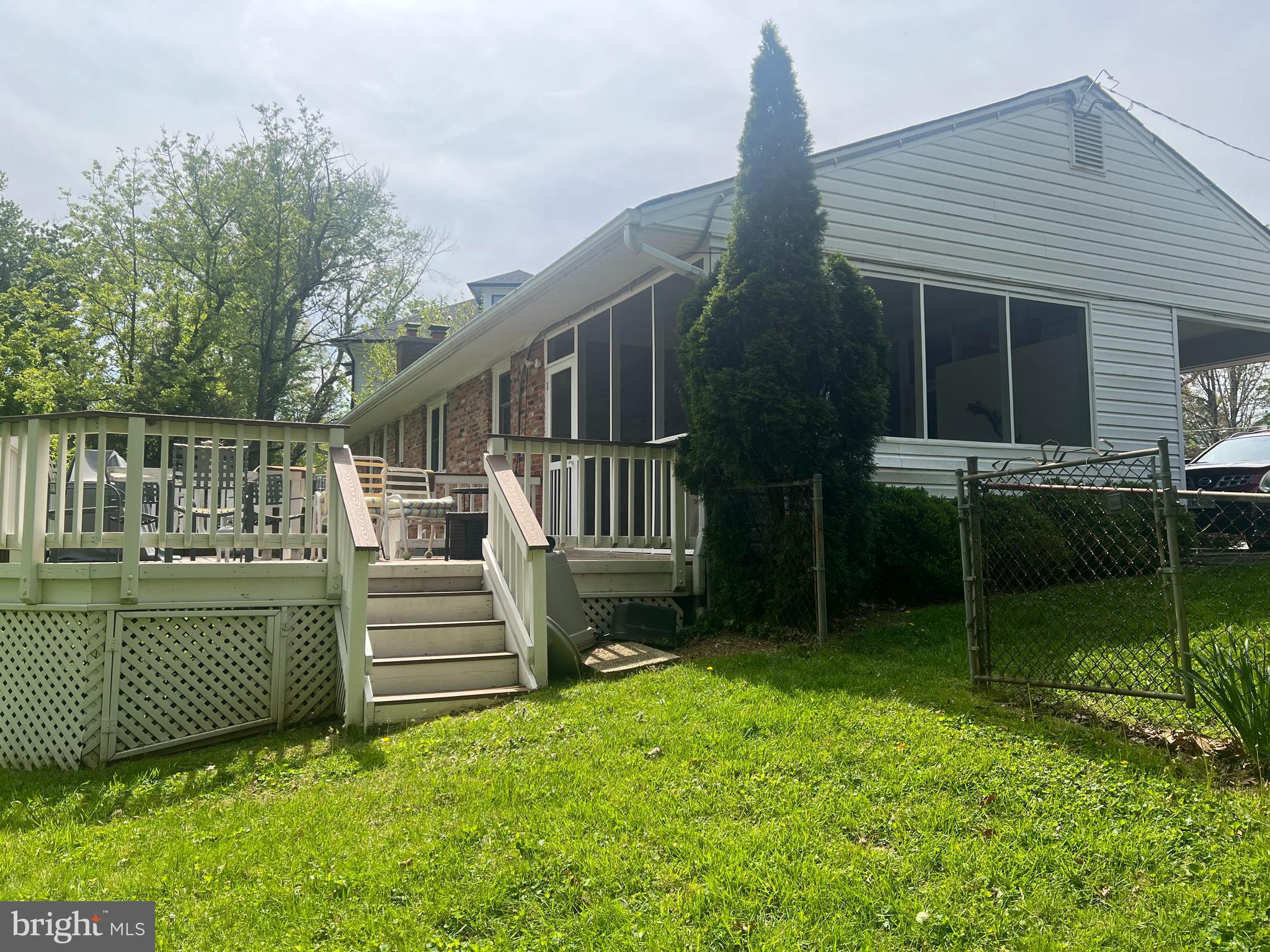 MCLEAN MANOR - Residential