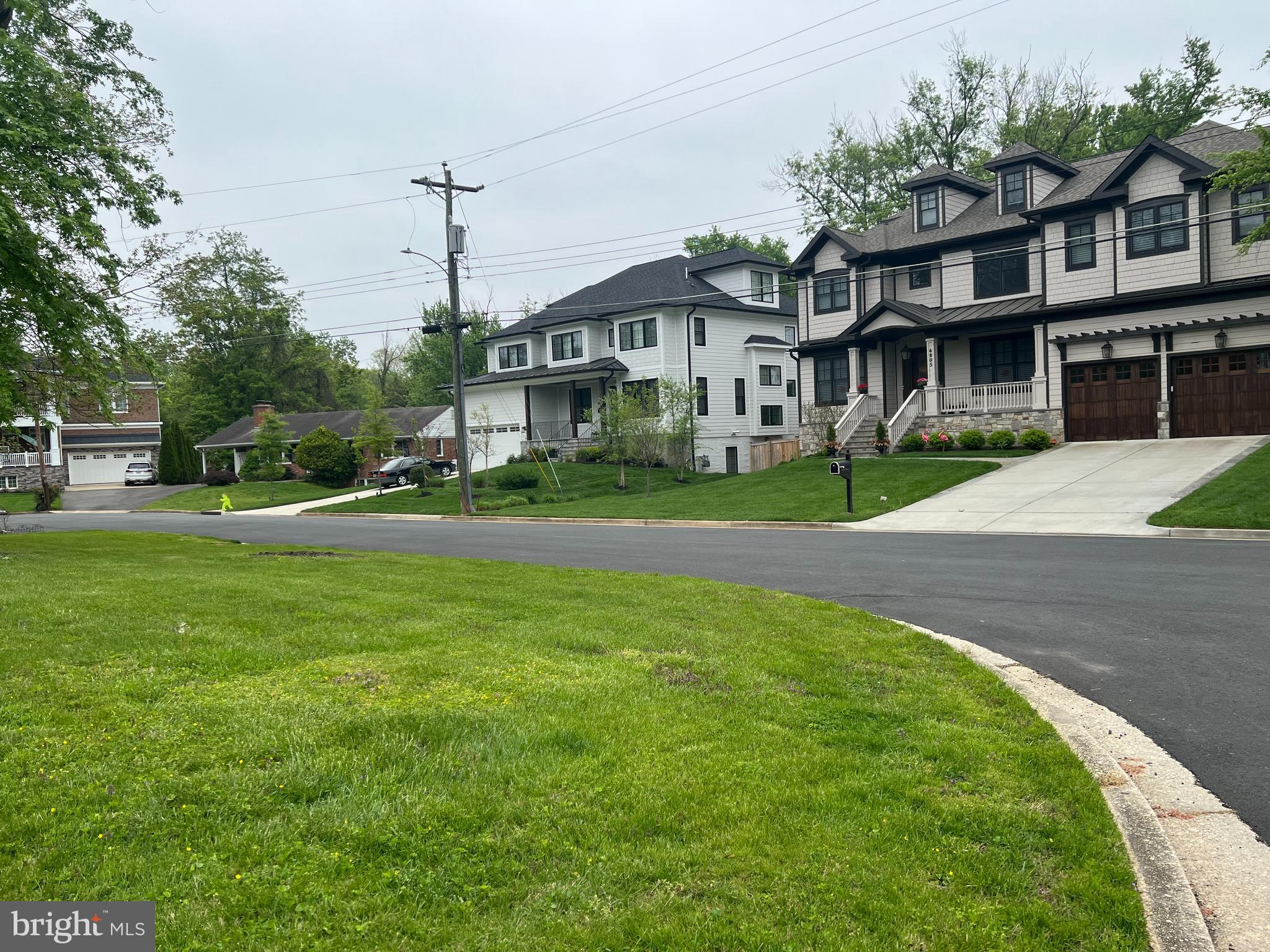 MCLEAN MANOR - Residential