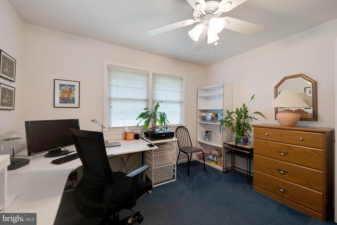 MCLEAN MANOR - Residential