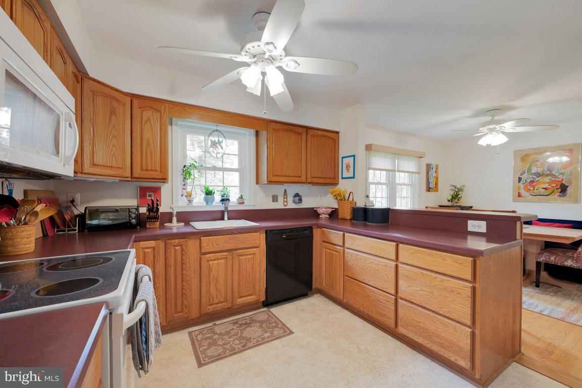 MCLEAN MANOR - Residential