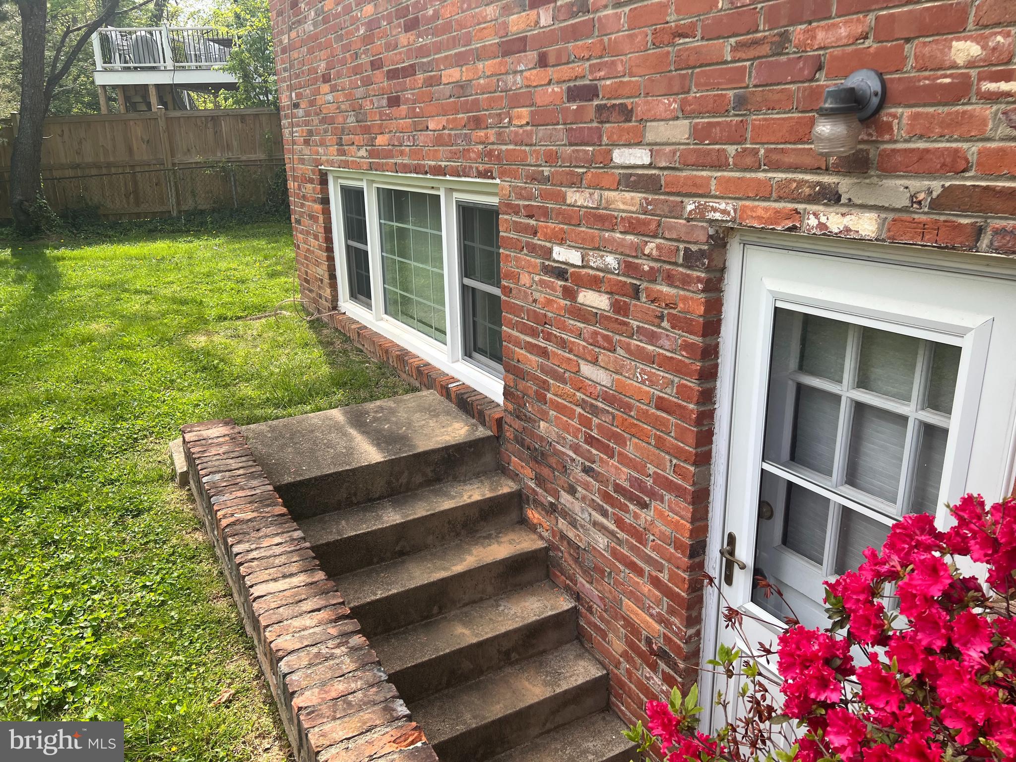 MCLEAN MANOR - Residential