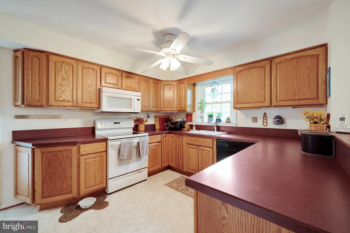 MCLEAN MANOR - Residential