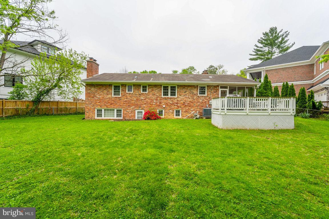 MCLEAN MANOR - Residential