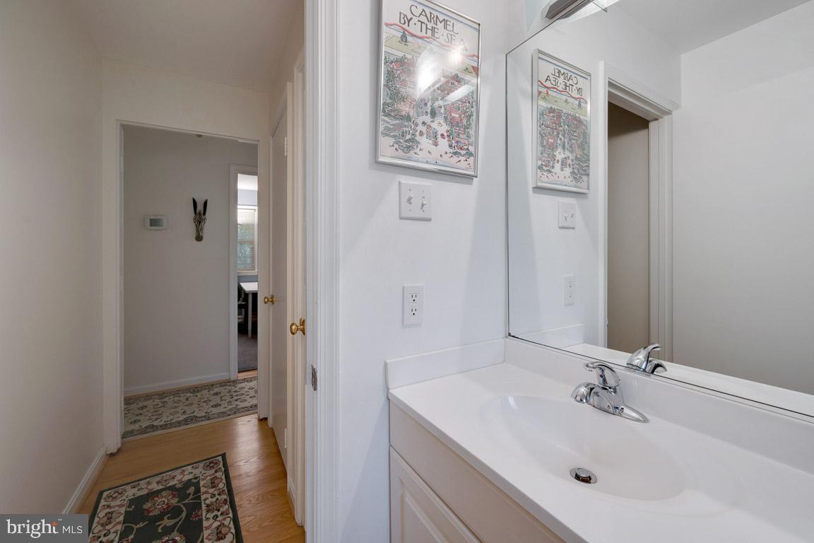 MCLEAN MANOR - Residential