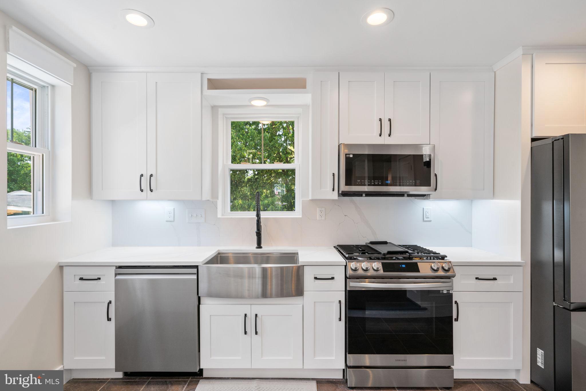 JEFFERSON MANOR - Residential