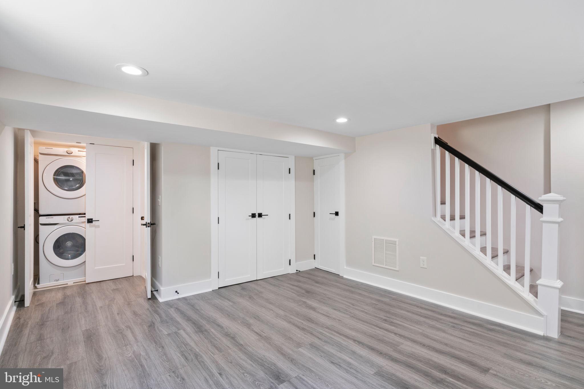 JEFFERSON MANOR - Residential