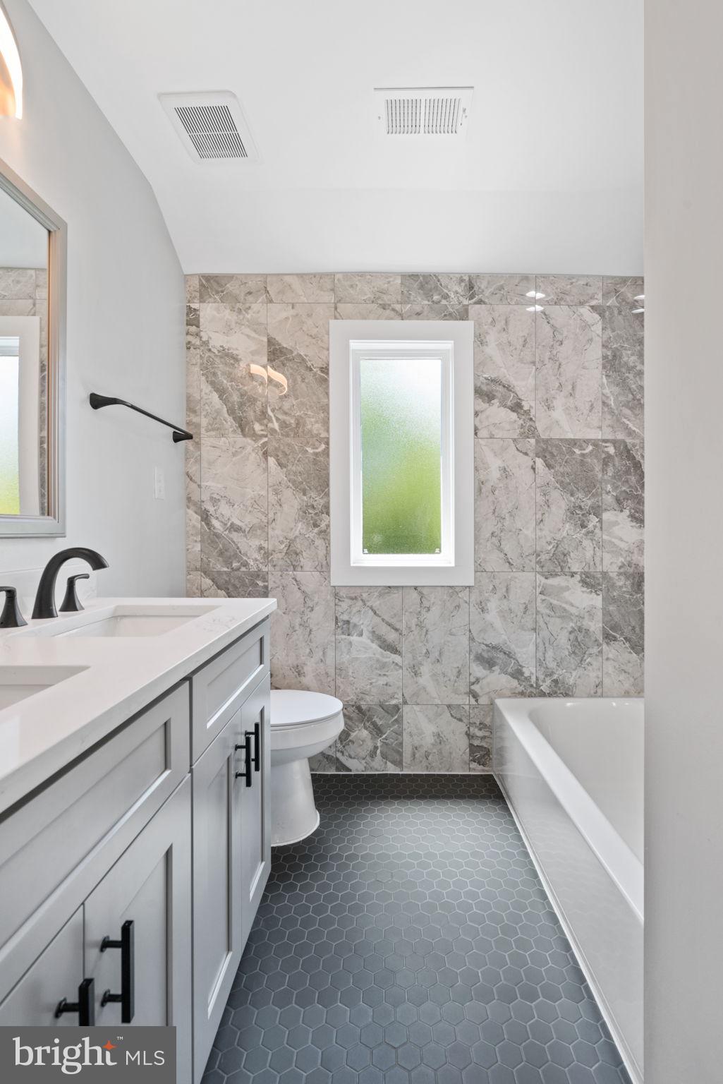 JEFFERSON MANOR - Residential