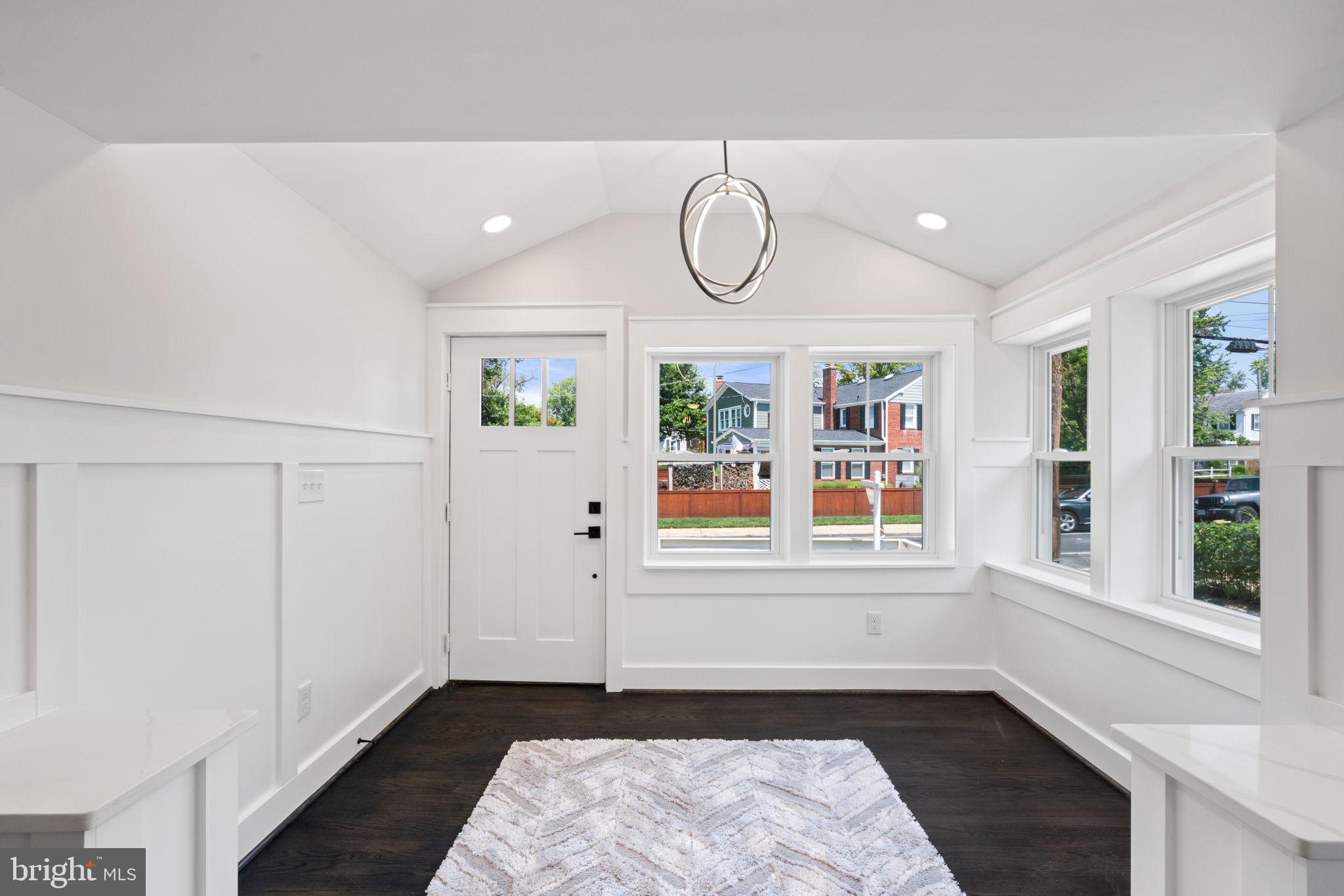 JEFFERSON MANOR - Residential