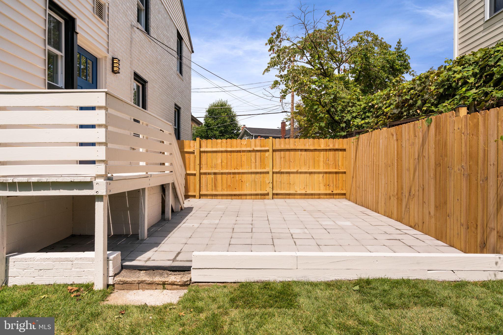 JEFFERSON MANOR - Residential