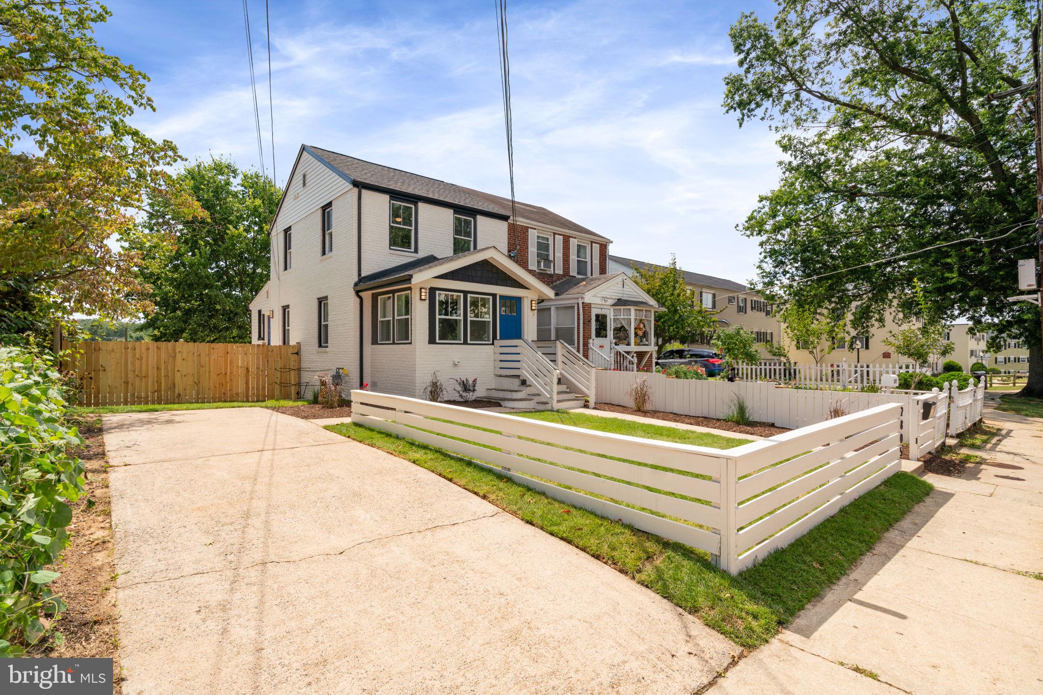 JEFFERSON MANOR - Residential