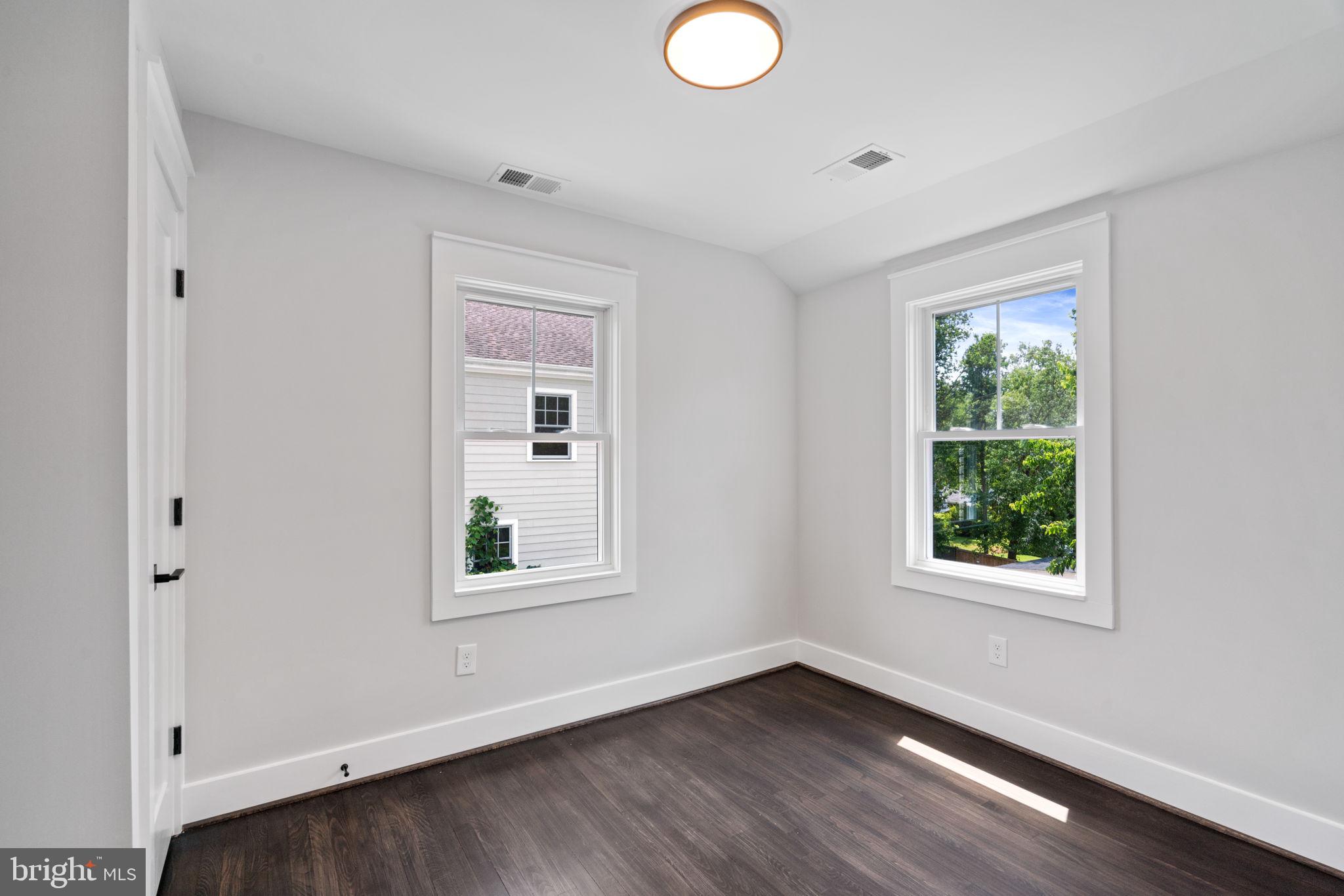 JEFFERSON MANOR - Residential