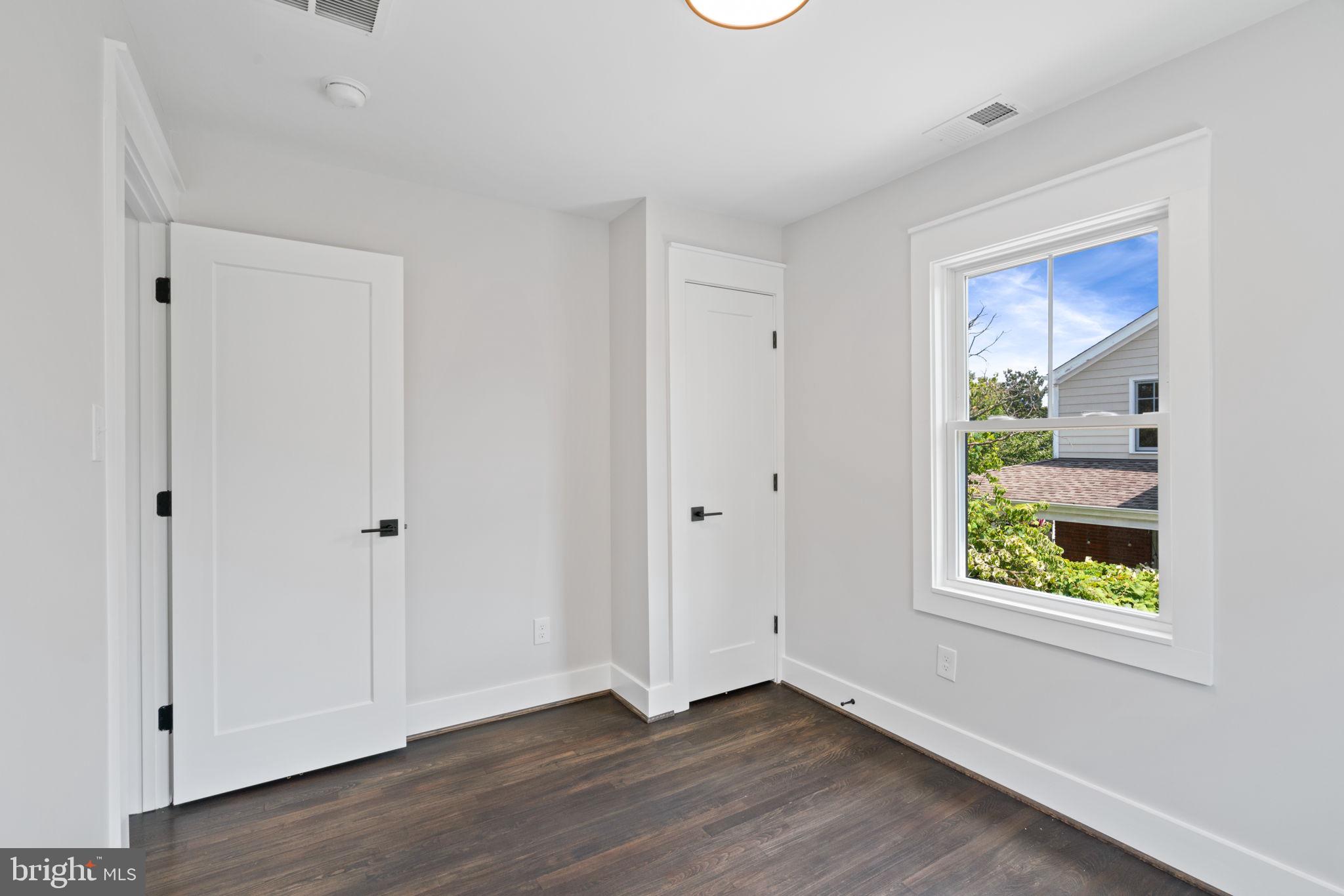 JEFFERSON MANOR - Residential