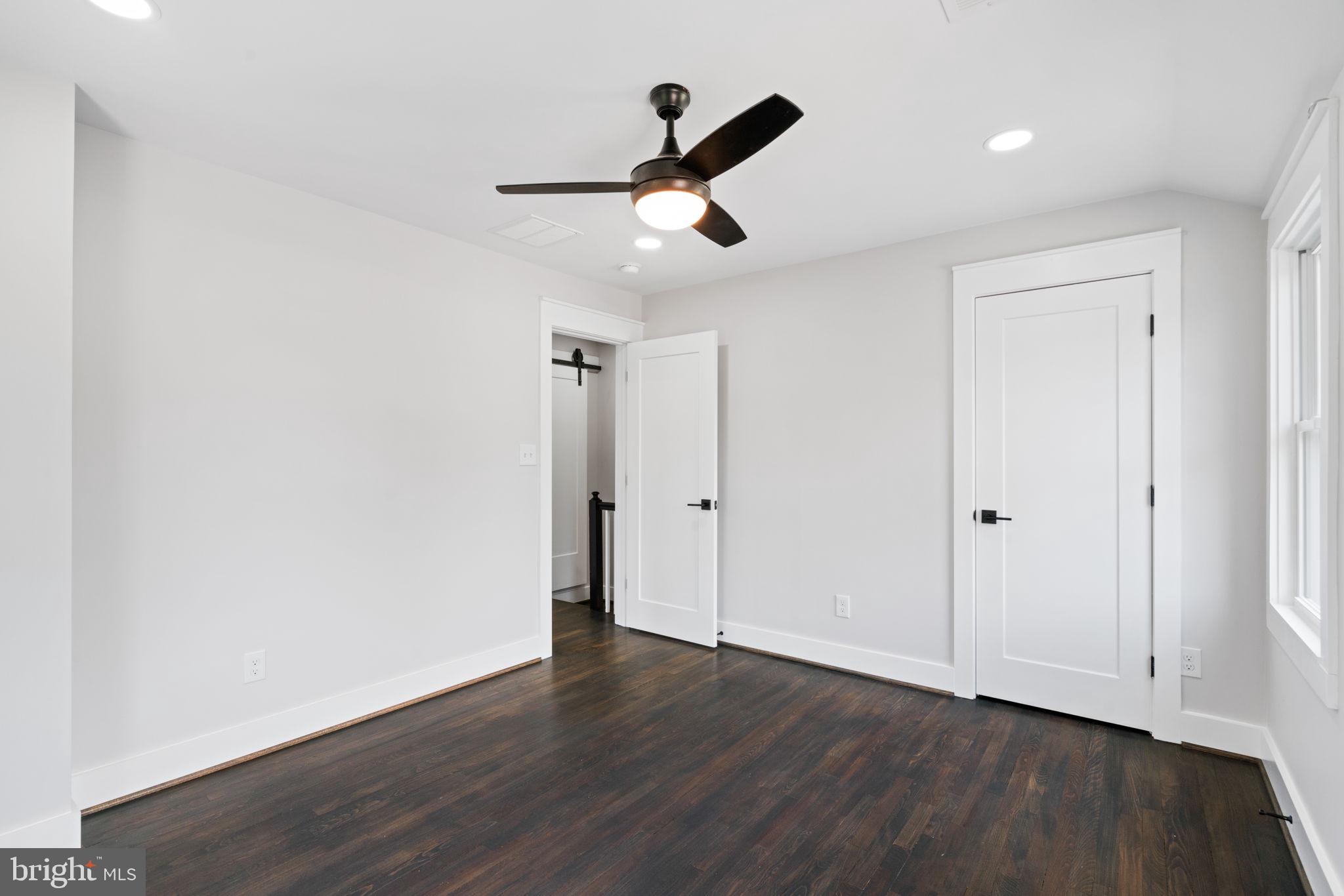 JEFFERSON MANOR - Residential