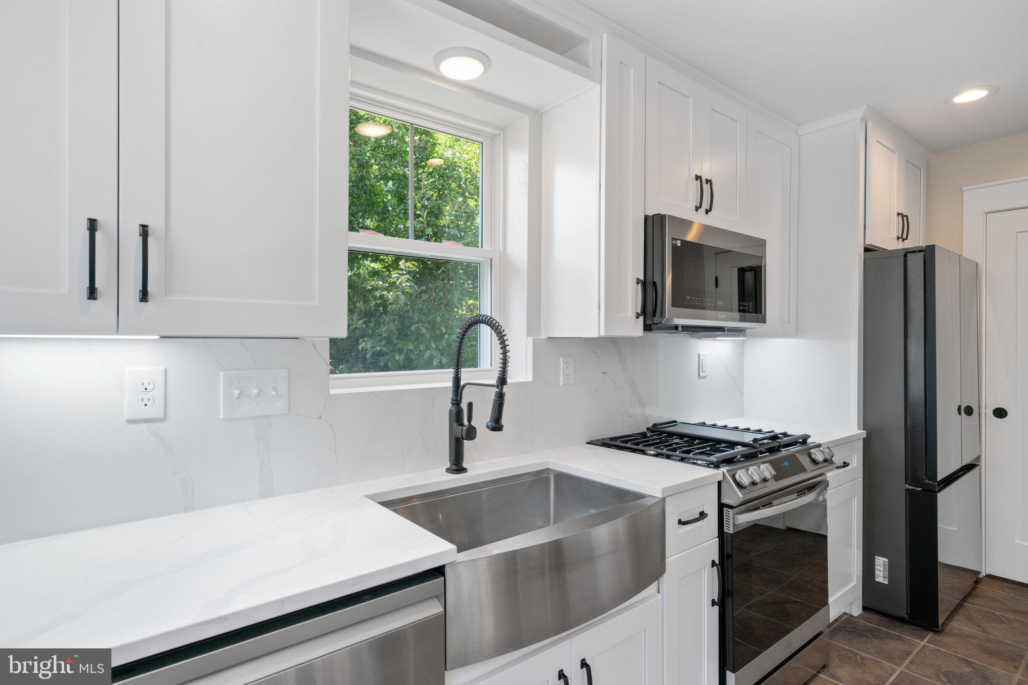 JEFFERSON MANOR - Residential