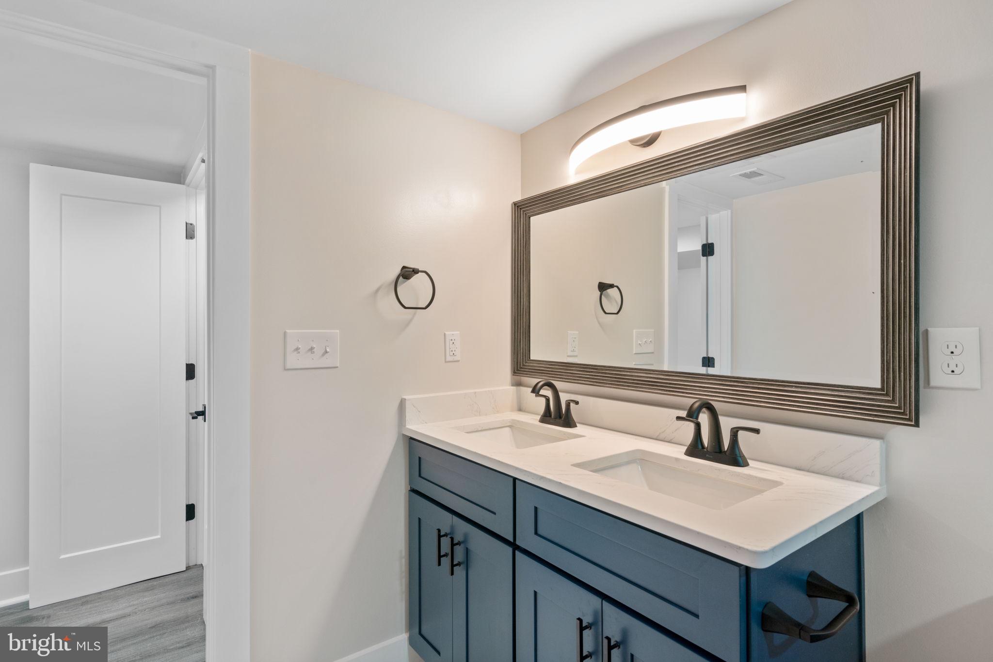 JEFFERSON MANOR - Residential