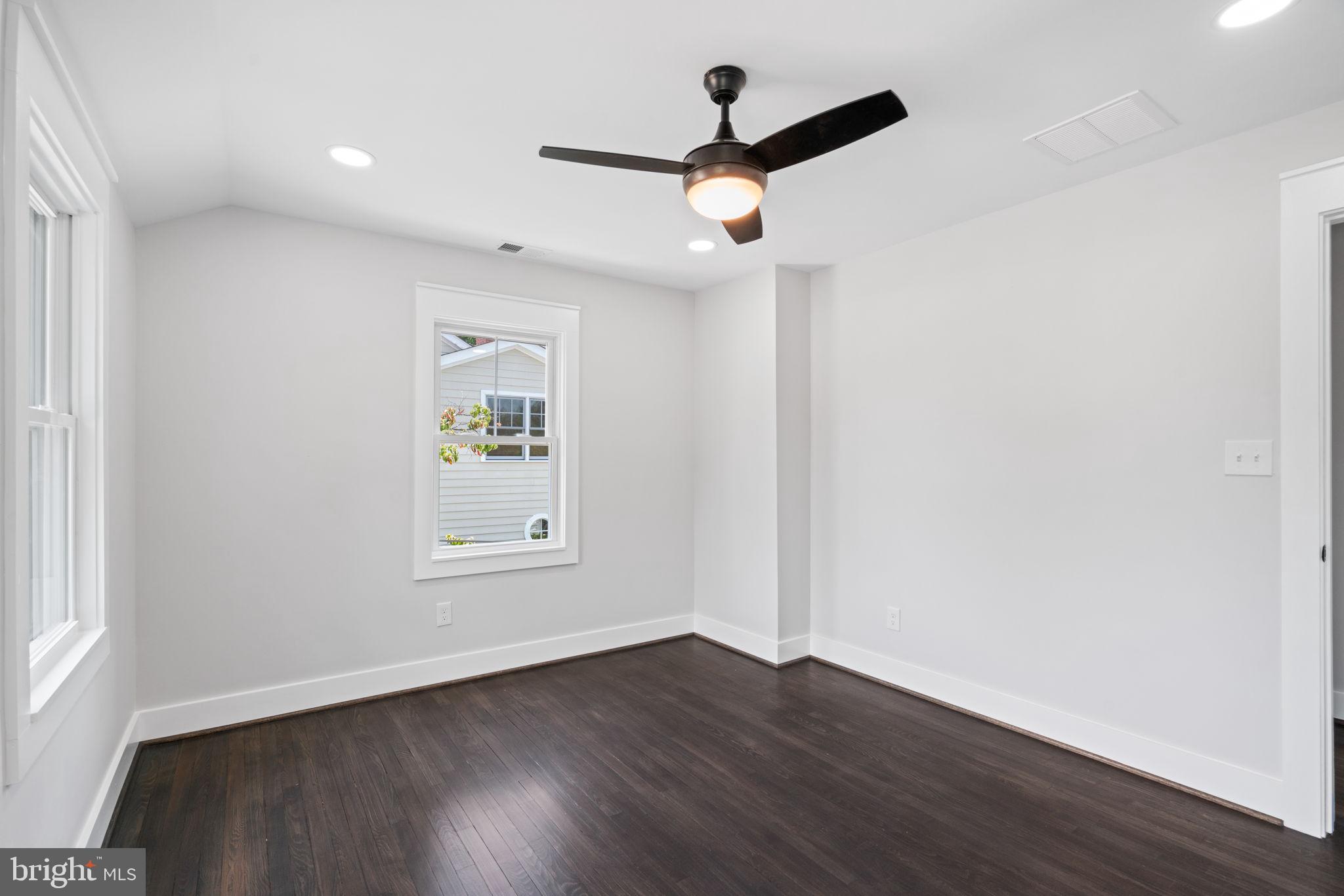 JEFFERSON MANOR - Residential