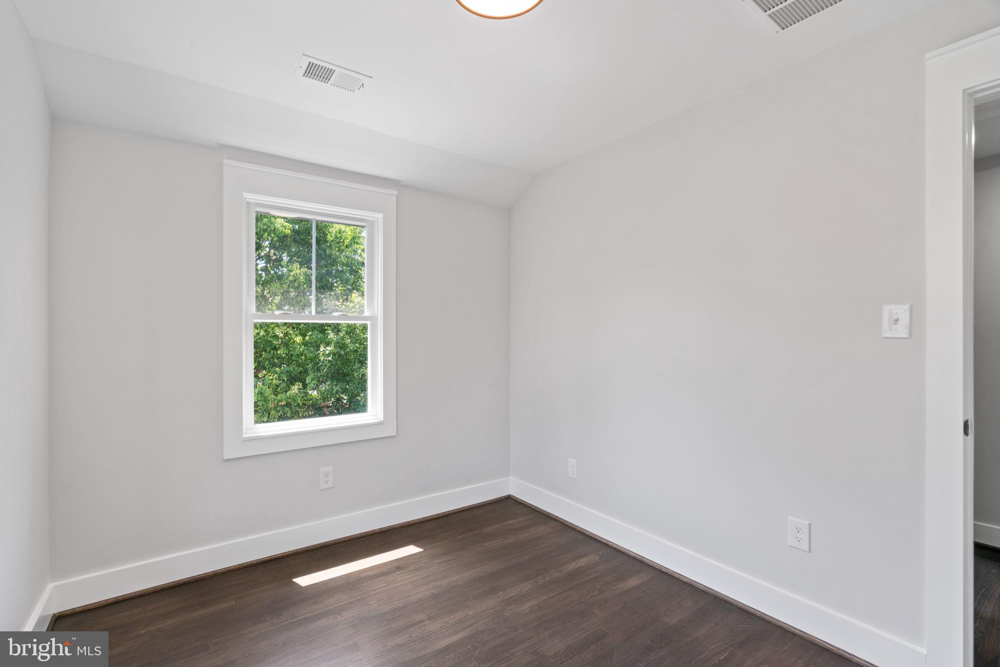 JEFFERSON MANOR - Residential