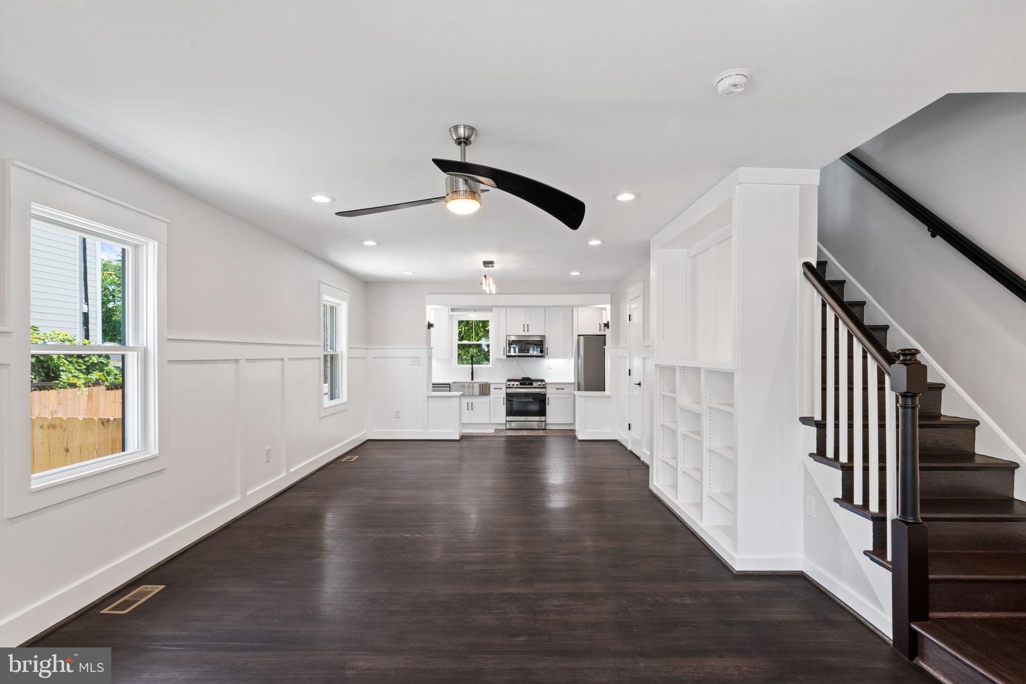 JEFFERSON MANOR - Residential